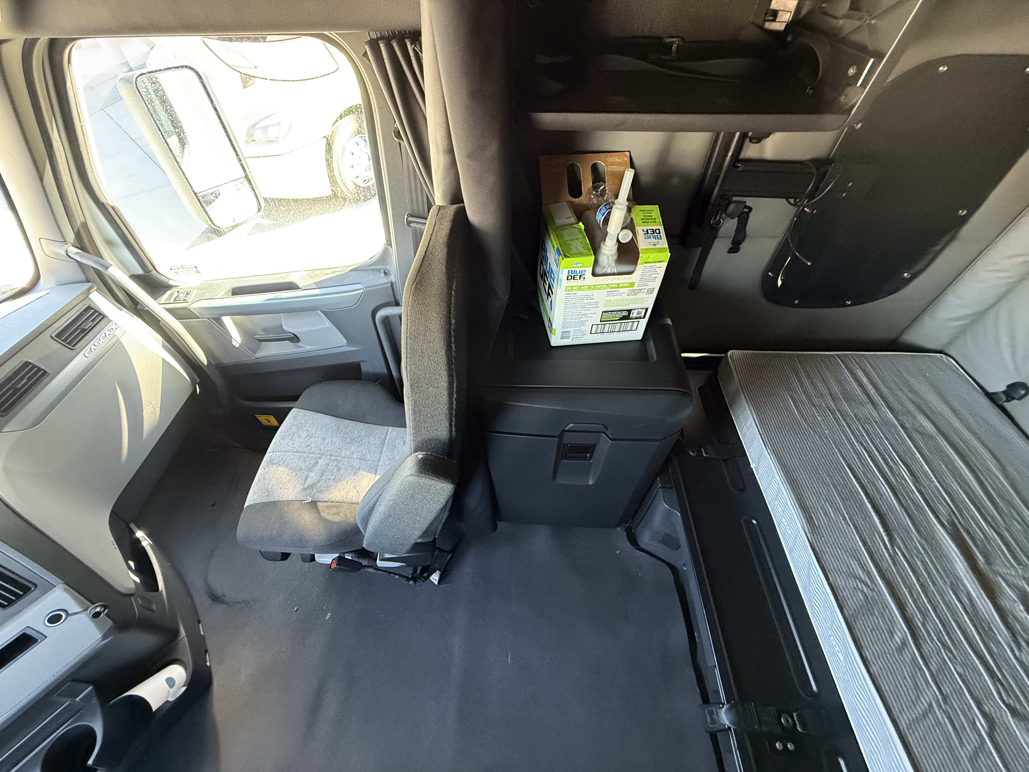 2021 FREIGHTLINER CASCADIA 126SLP - image 16