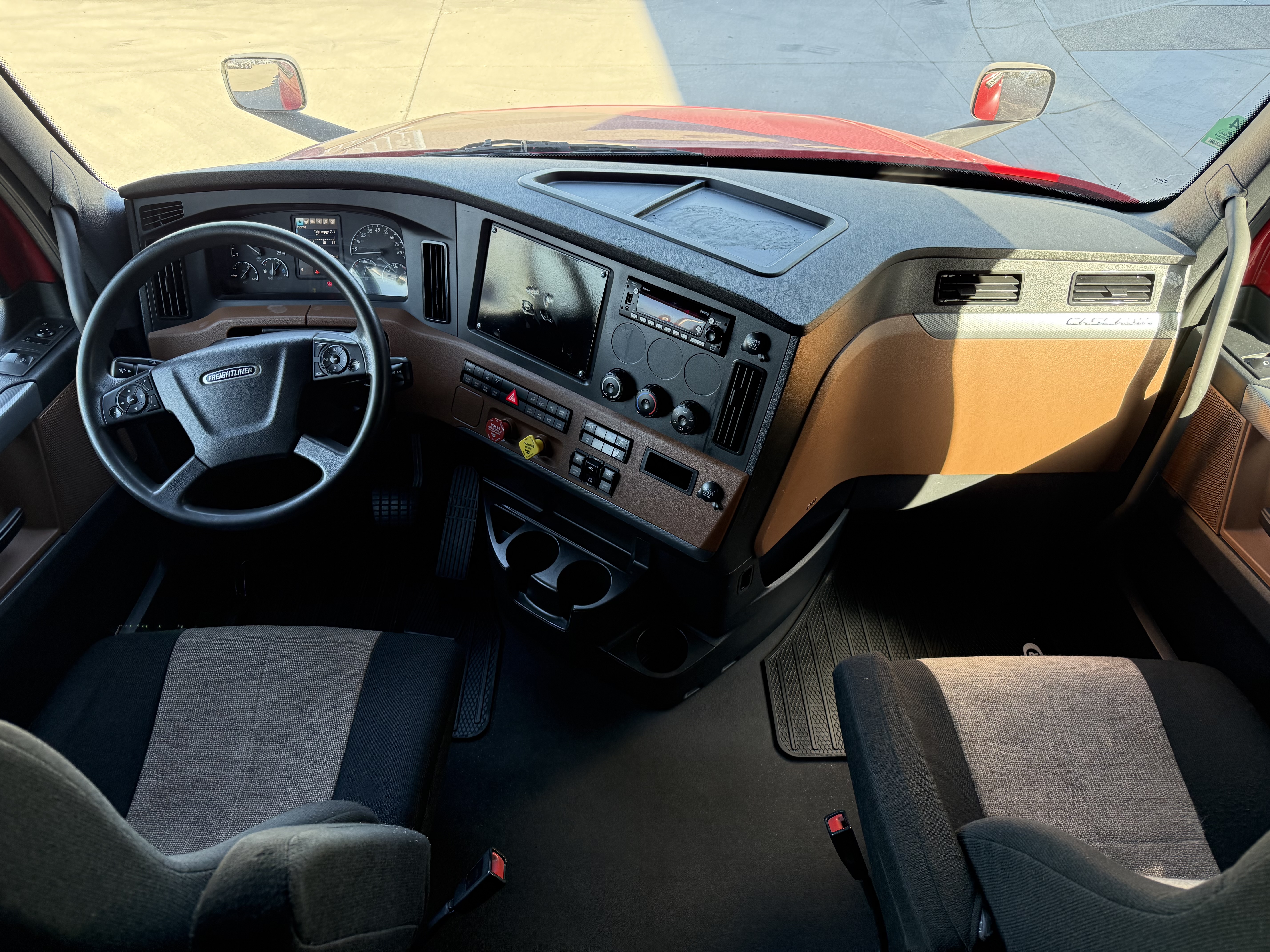 2021 FREIGHTLINER CASCADIA 126SLP - image 15