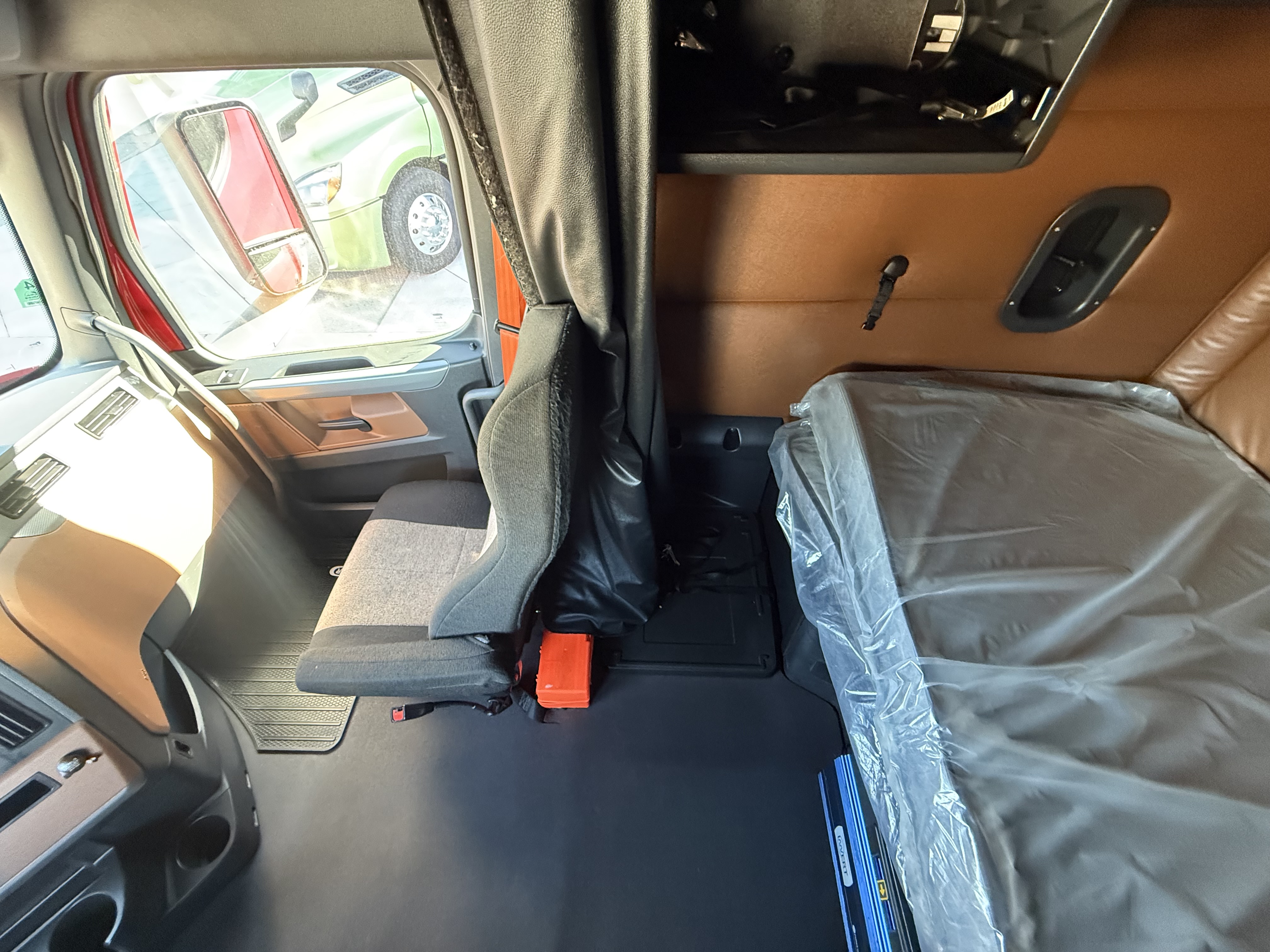 2021 FREIGHTLINER CASCADIA 126SLP - image 17