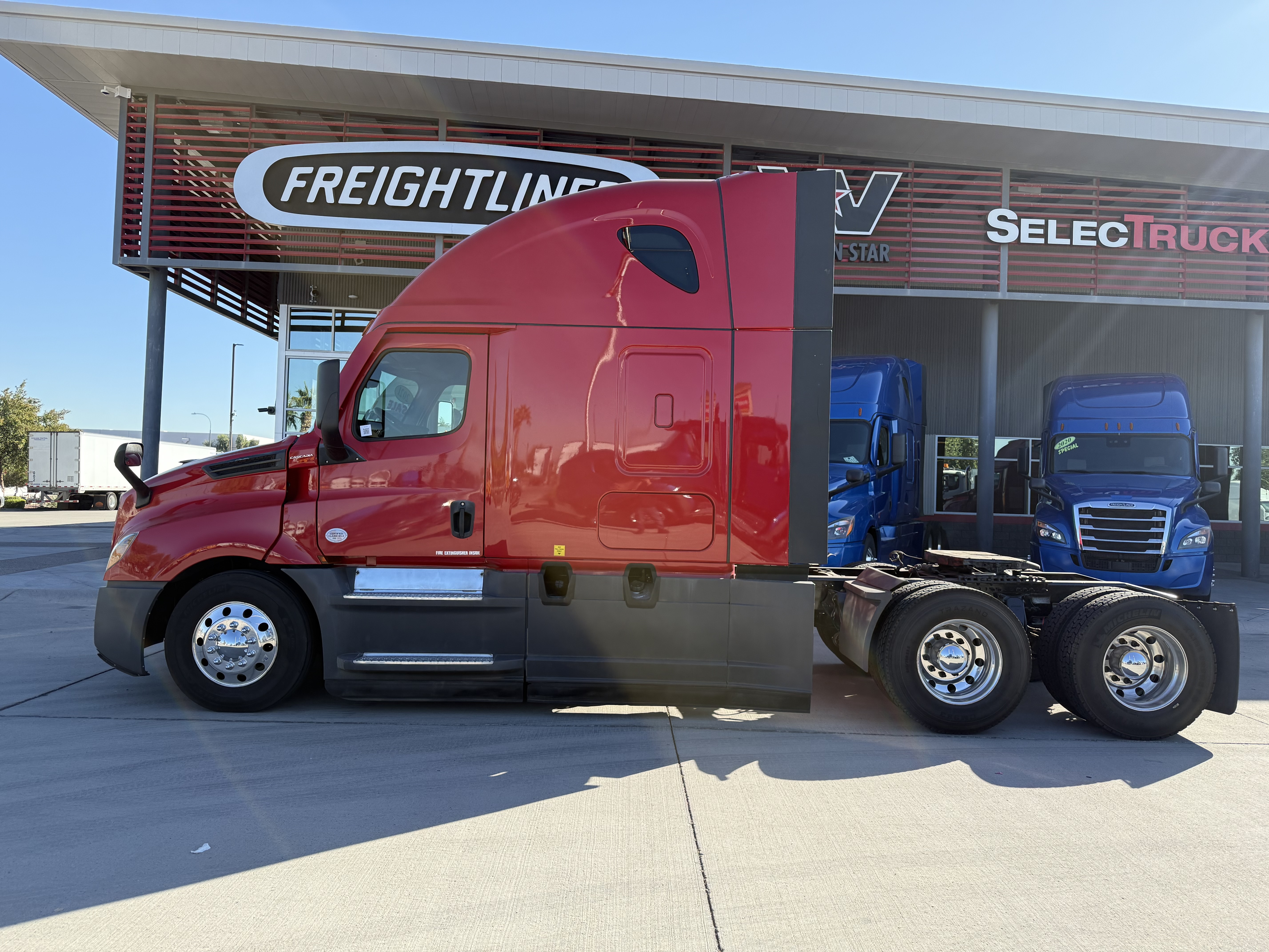 2021 FREIGHTLINER CASCADIA 126SLP - image 3