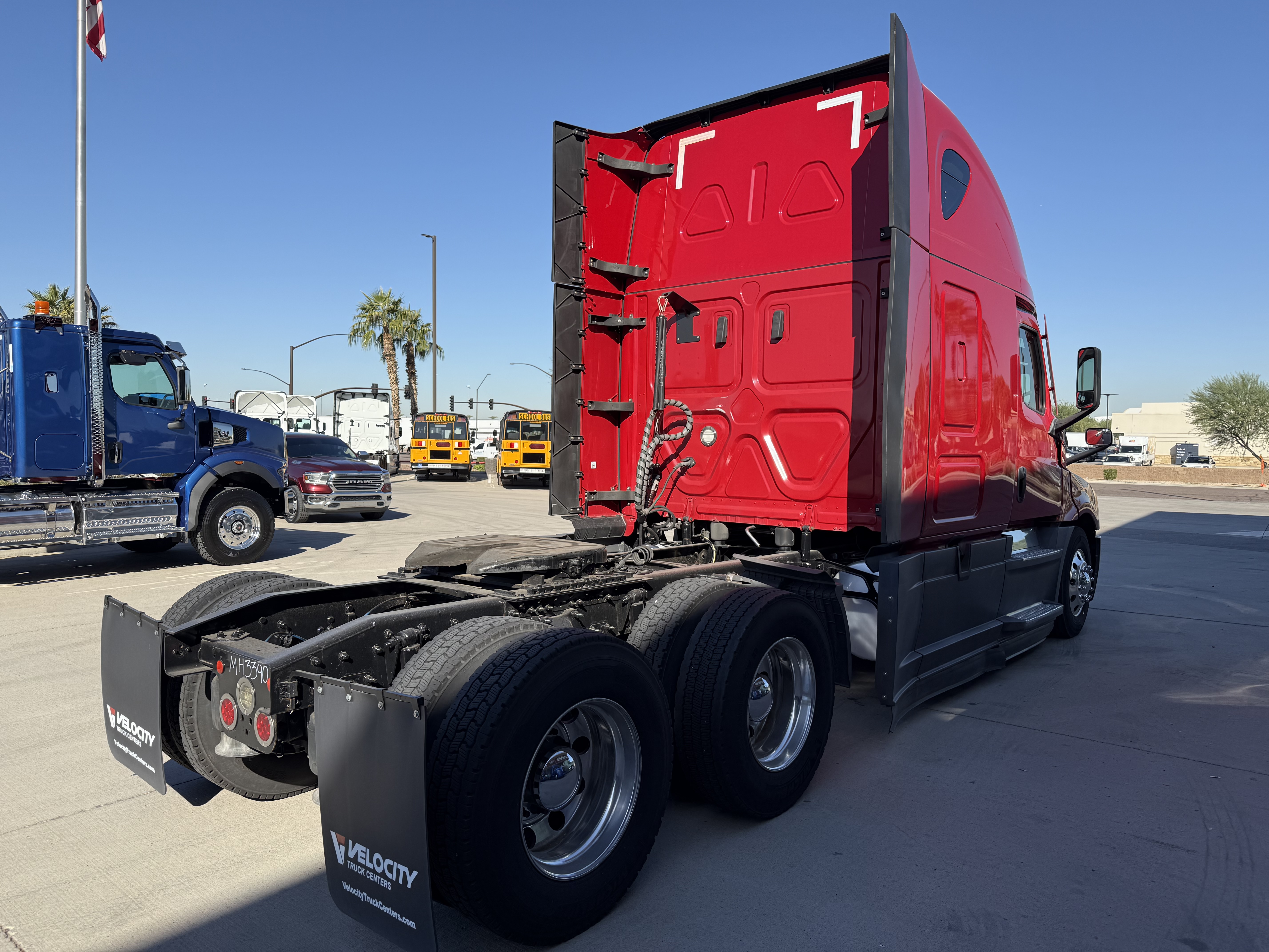 2021 FREIGHTLINER CASCADIA 126SLP - image 6