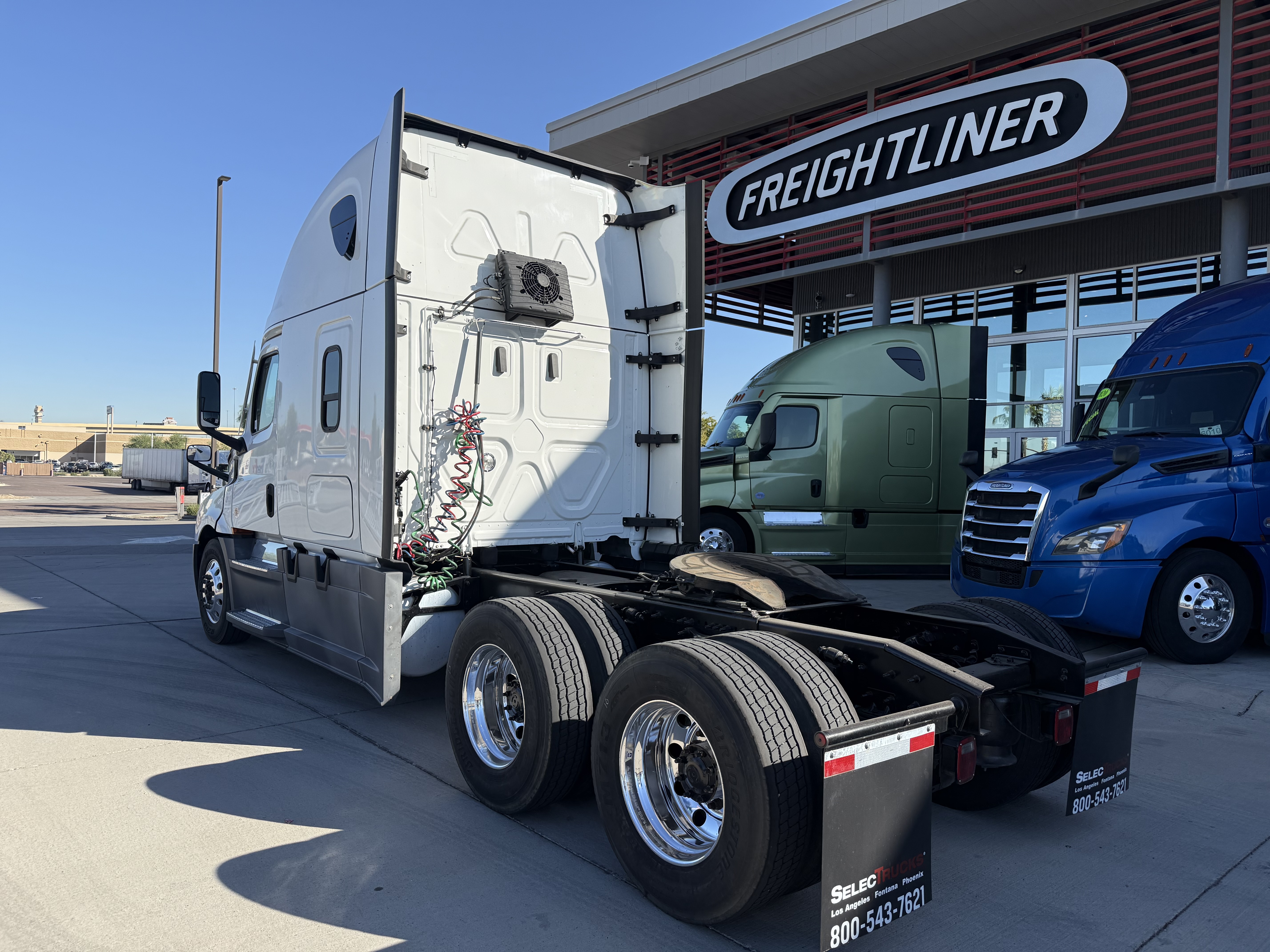 2022 FREIGHTLINER CASCADIA 126SLP - image 4