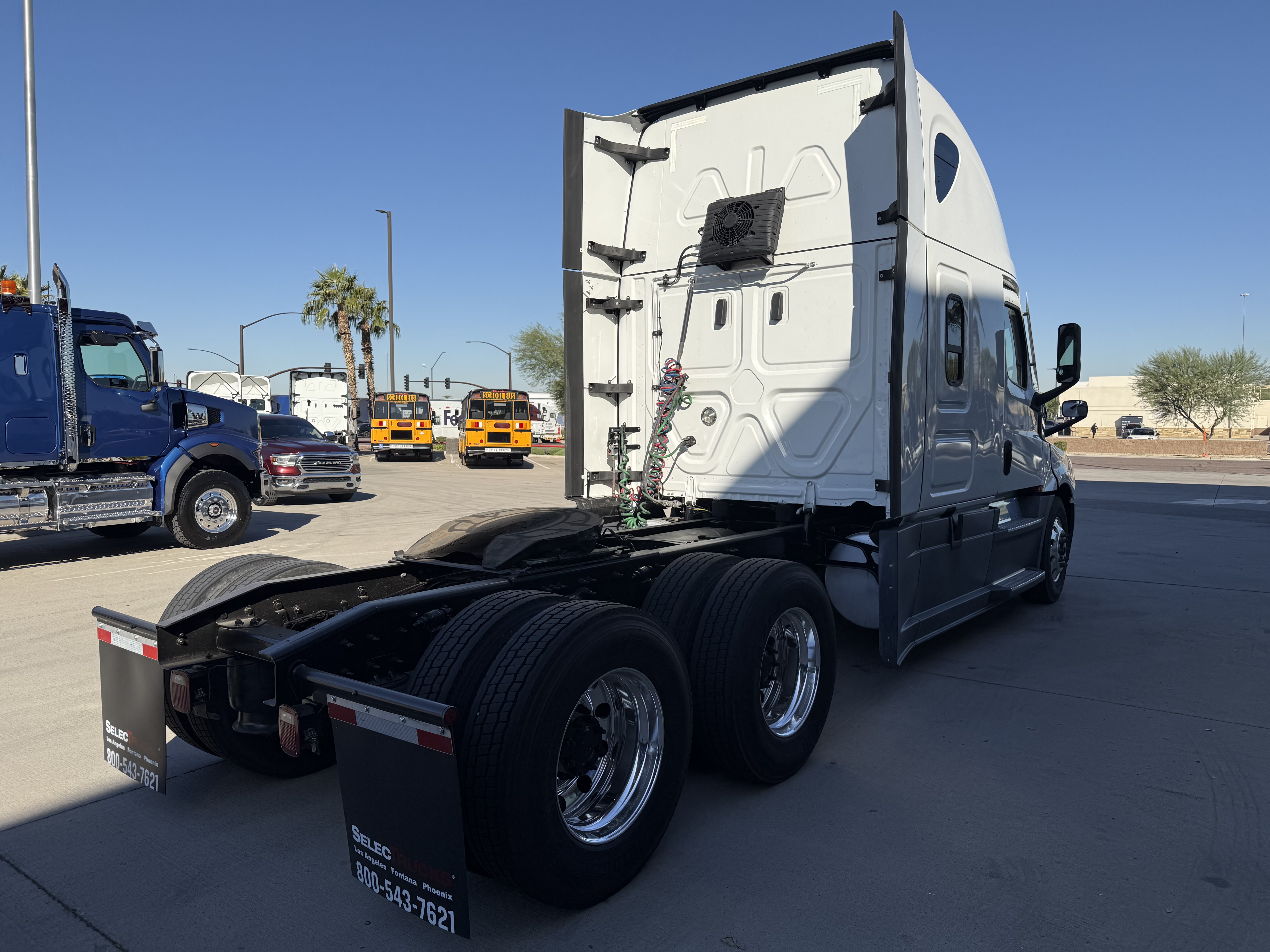 2022 FREIGHTLINER CASCADIA 126SLP - image 6