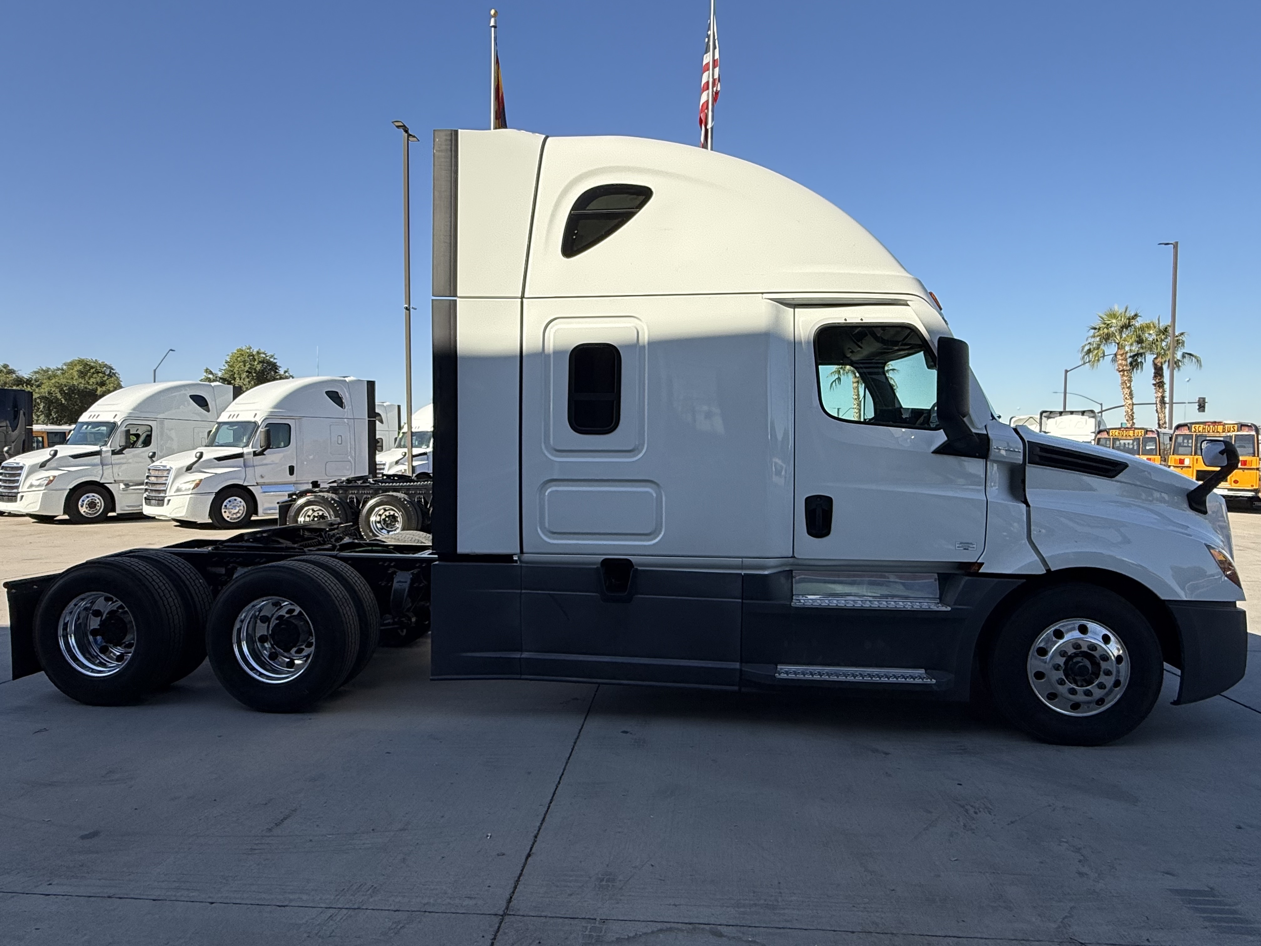 2022 FREIGHTLINER CASCADIA 126SLP - image 7