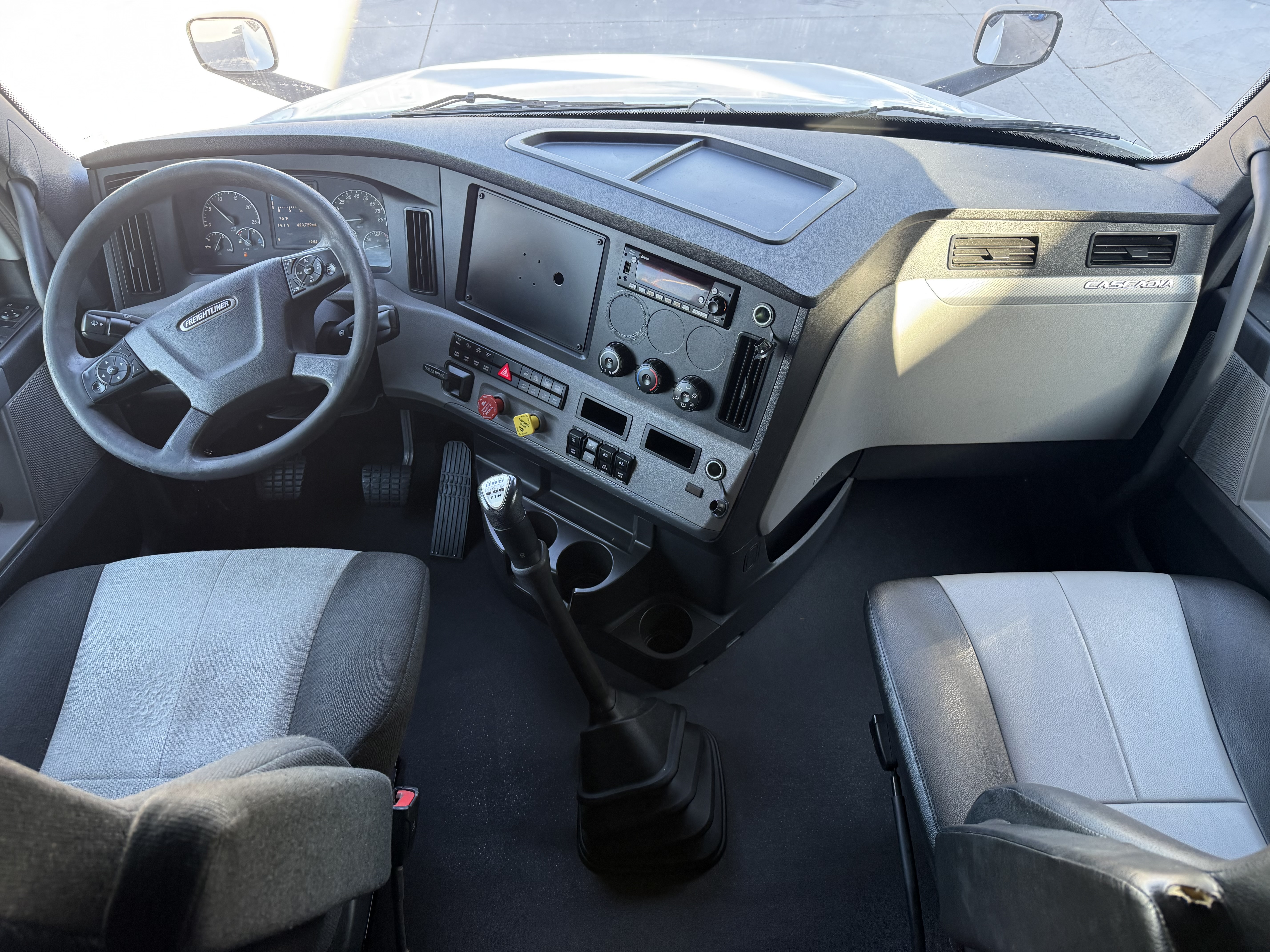 2022 FREIGHTLINER CASCADIA 126SLP - image 16