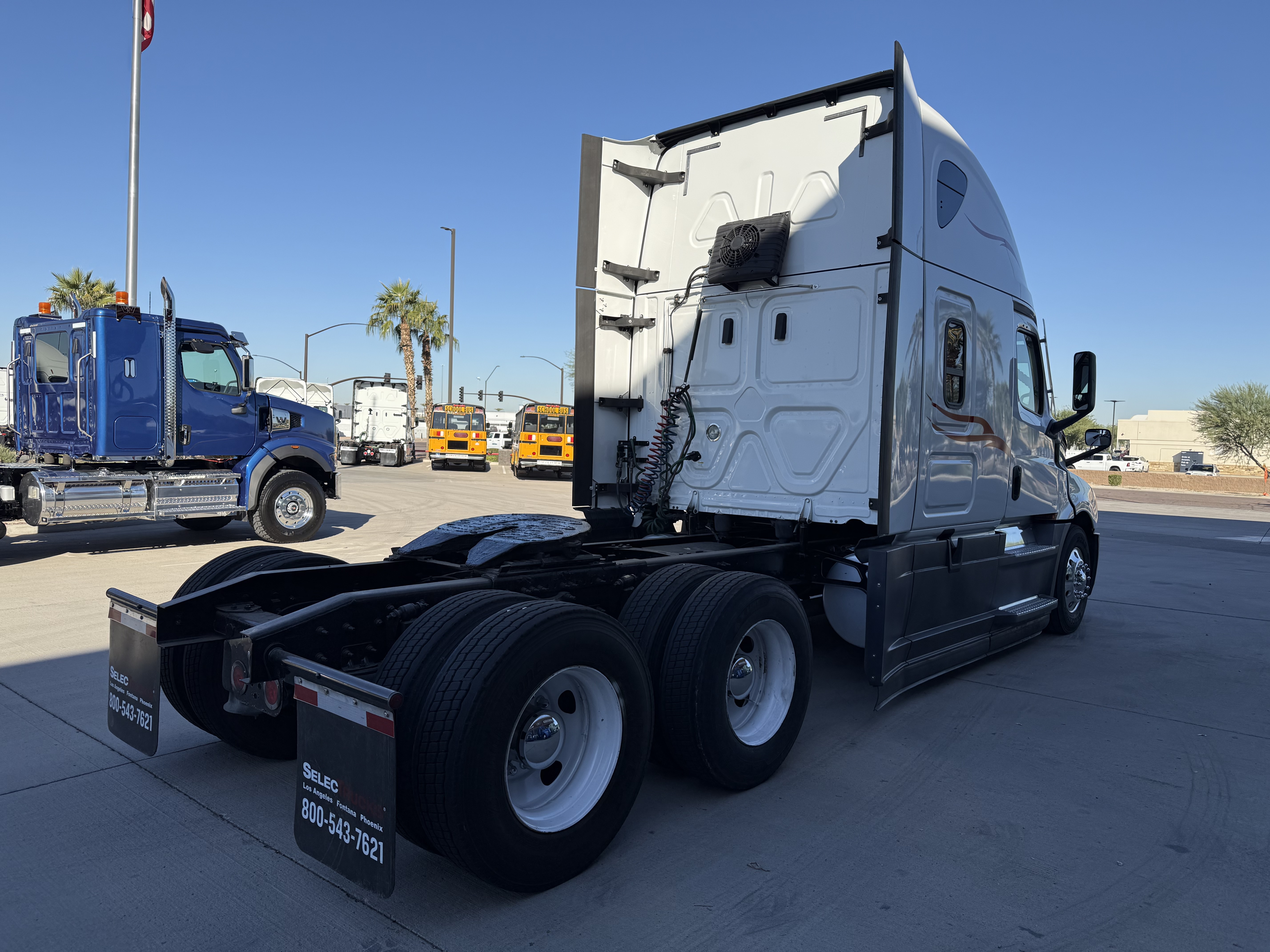 2021 FREIGHTLINER CASCADIA 126SLP - image 6