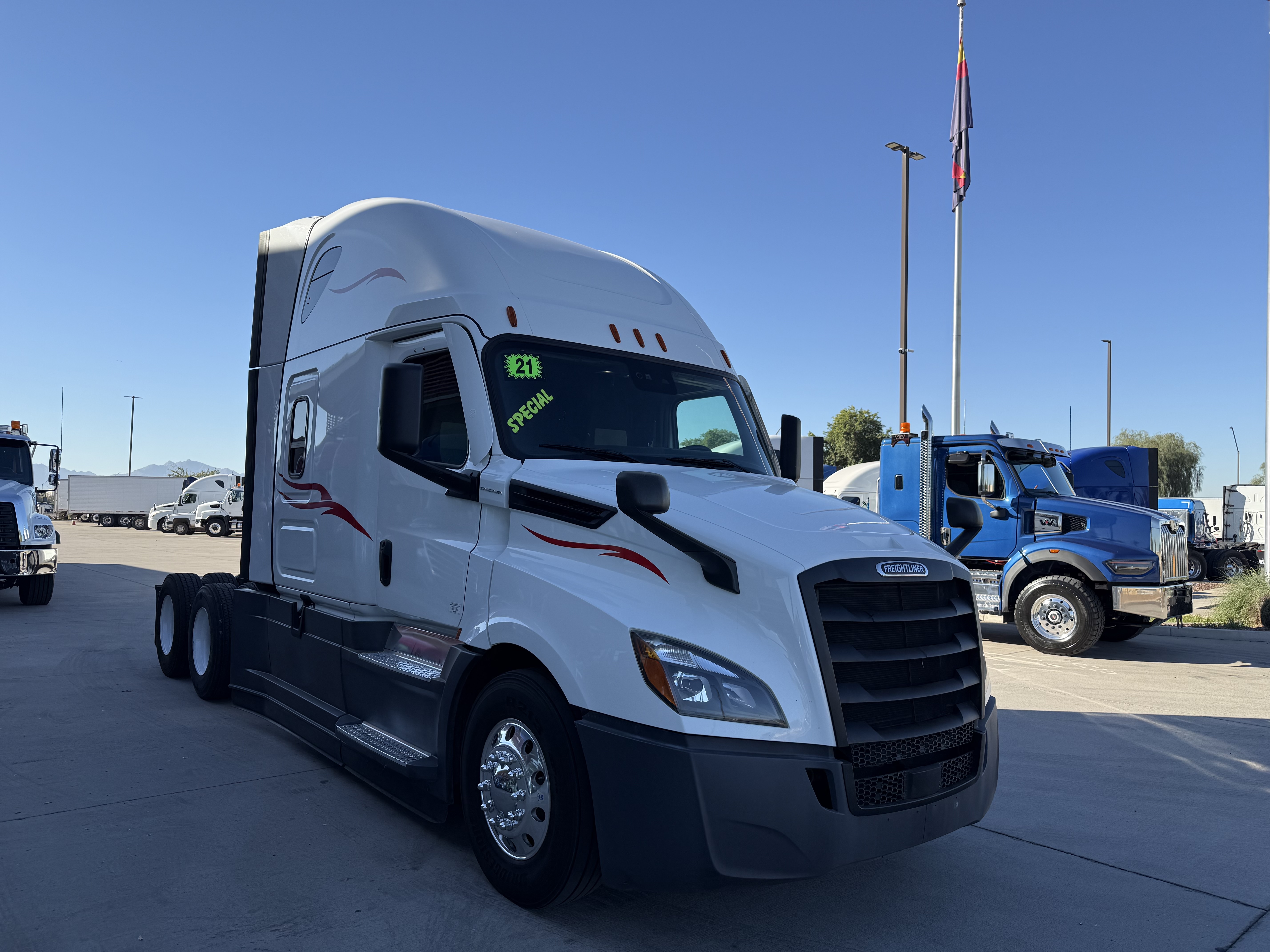 2021 FREIGHTLINER CASCADIA 126SLP - image 8
