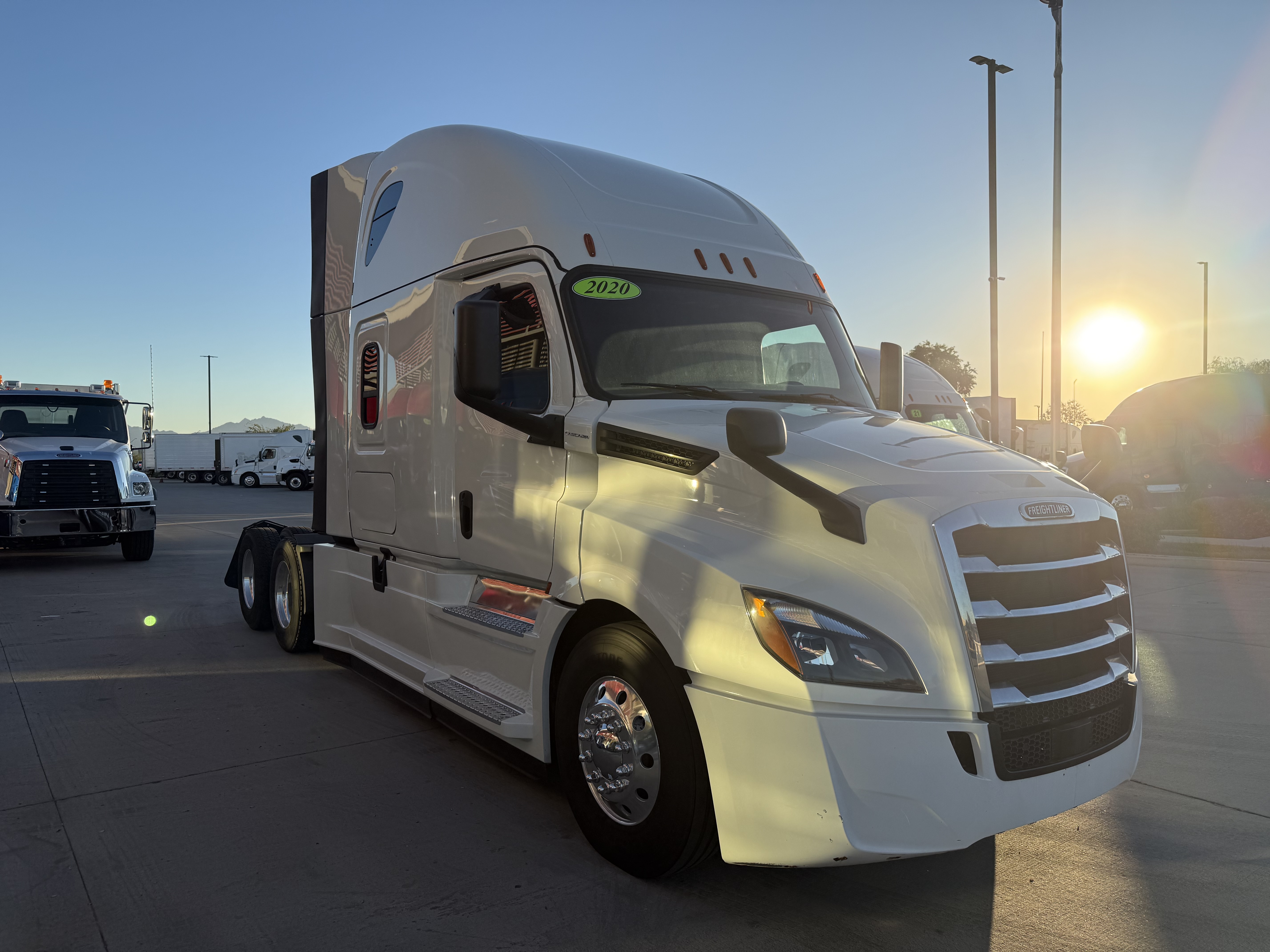 2020 FREIGHTLINER CASCADIA 126SLP - image 8