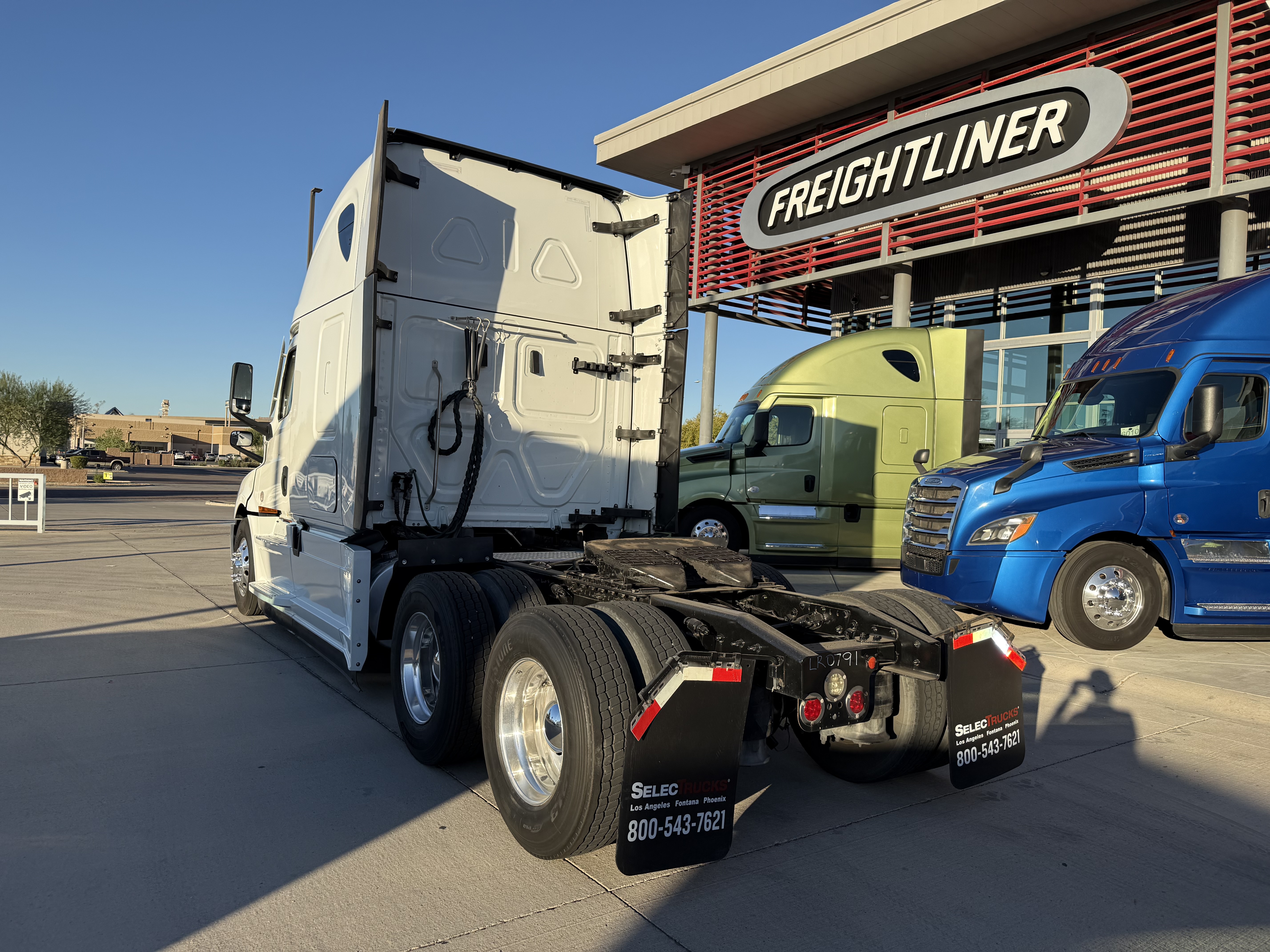 2020 FREIGHTLINER CASCADIA 126SLP - image 4