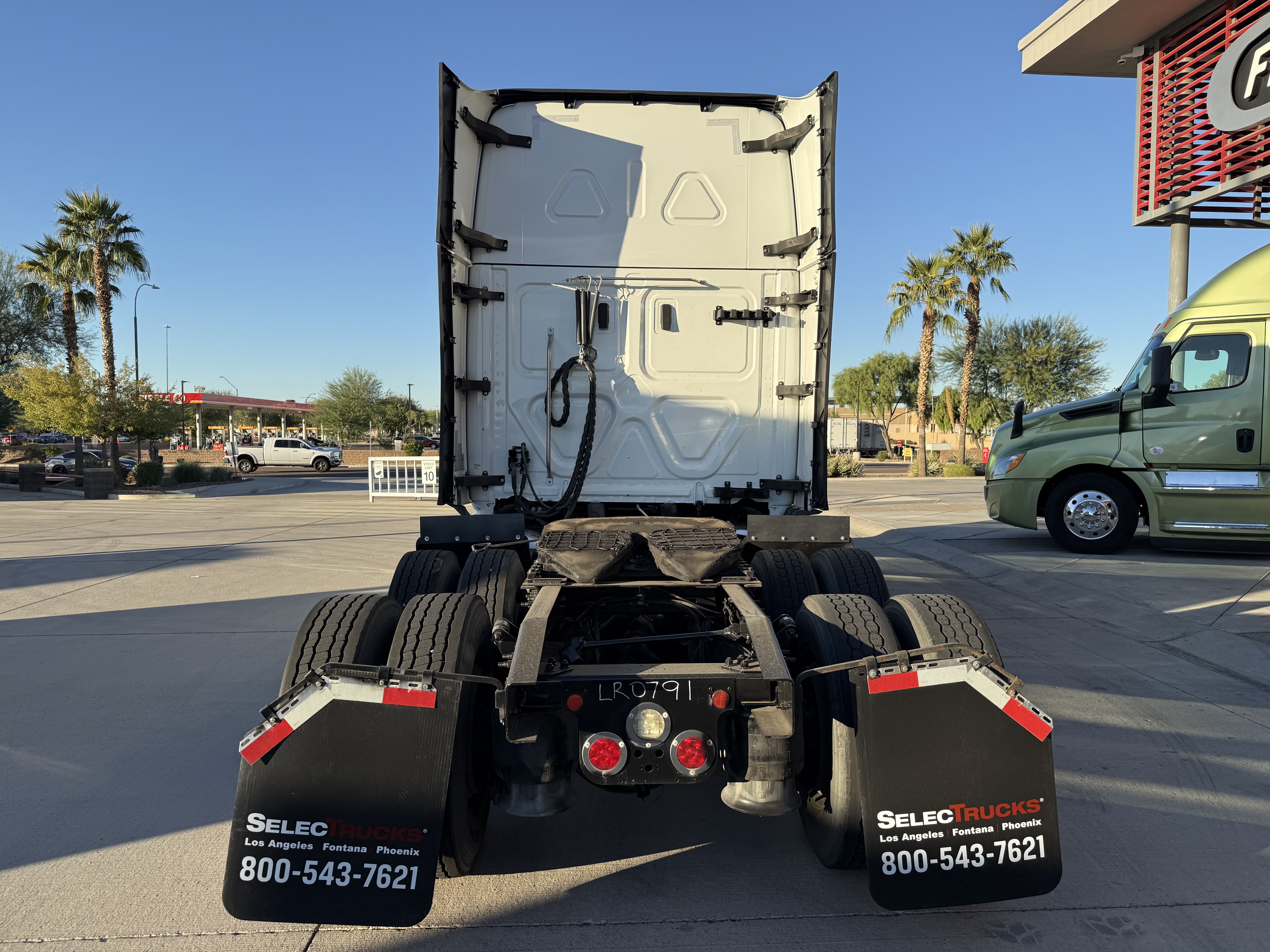 2020 FREIGHTLINER CASCADIA 126SLP - image 5