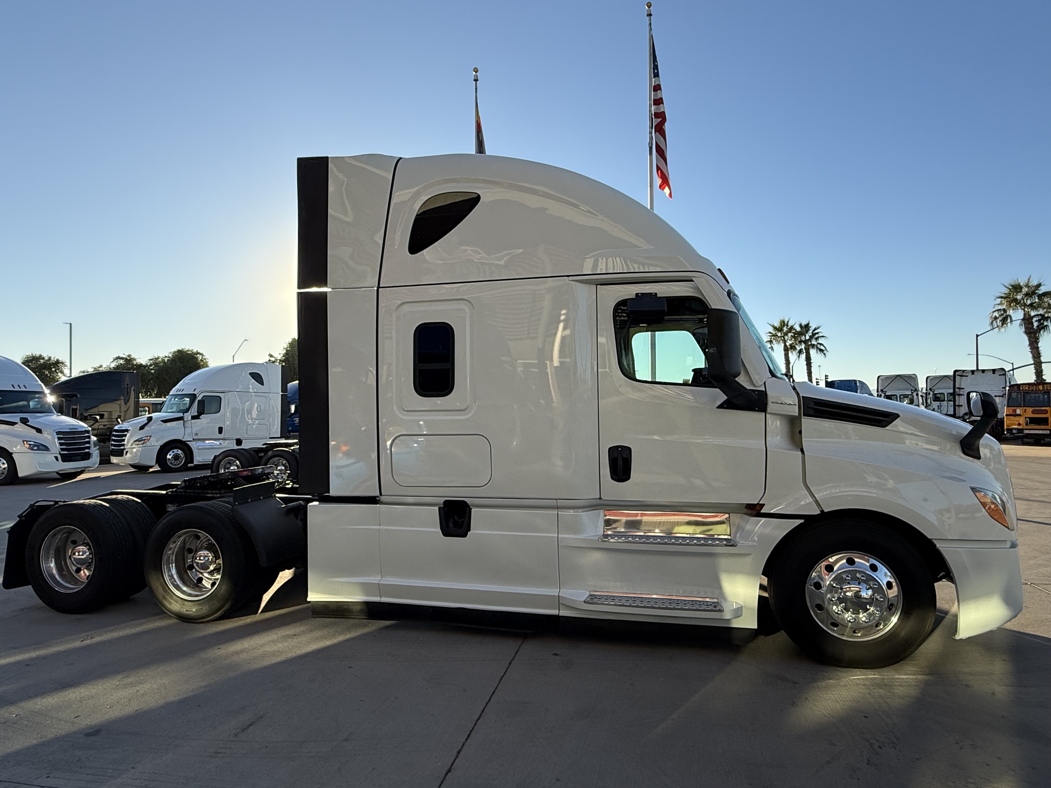 2020 FREIGHTLINER CASCADIA 126SLP - image 7