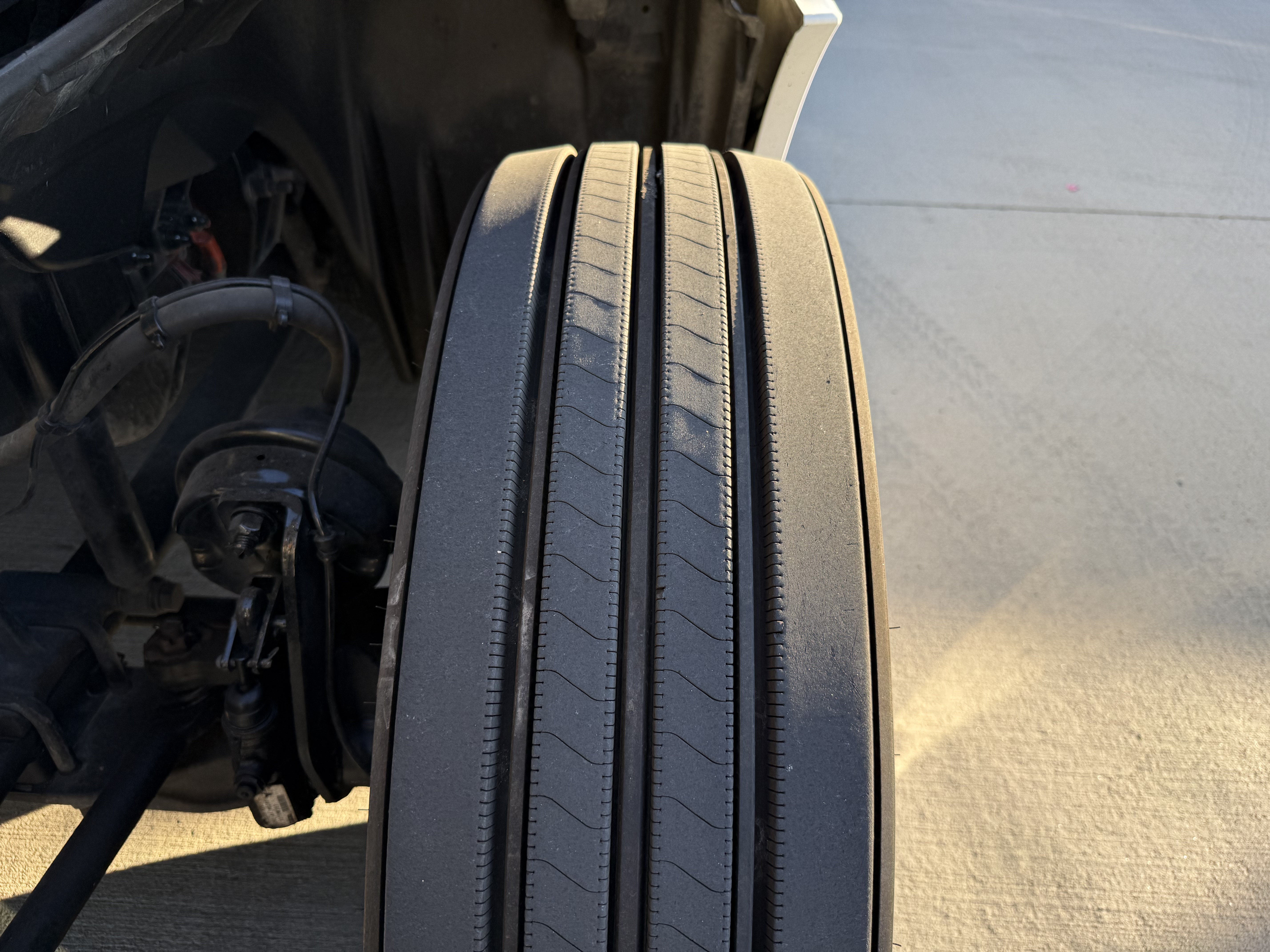 2020 FREIGHTLINER CASCADIA 126SLP - image 13