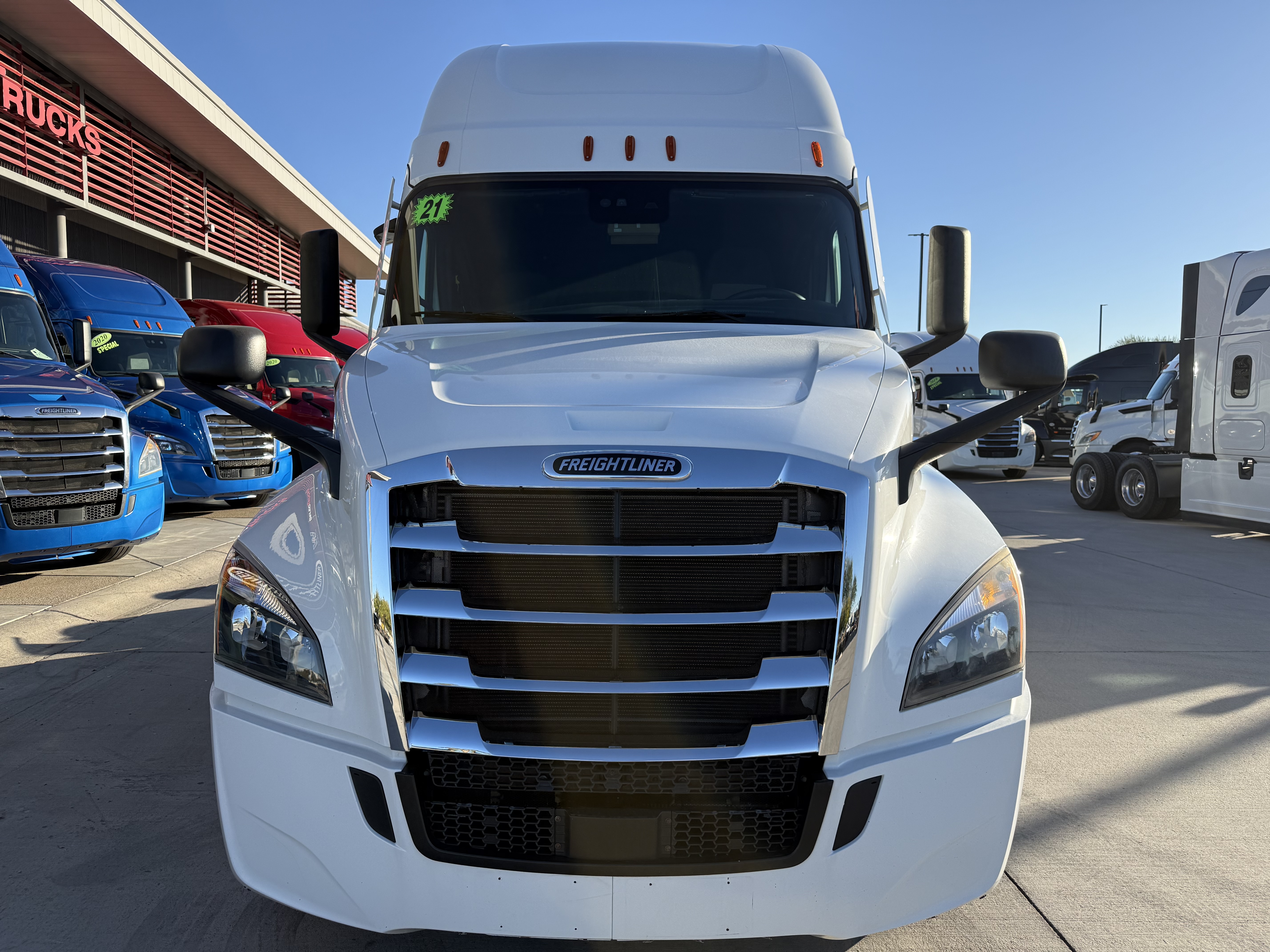 2021 FREIGHTLINER CASCADIA 126SLP - image 2