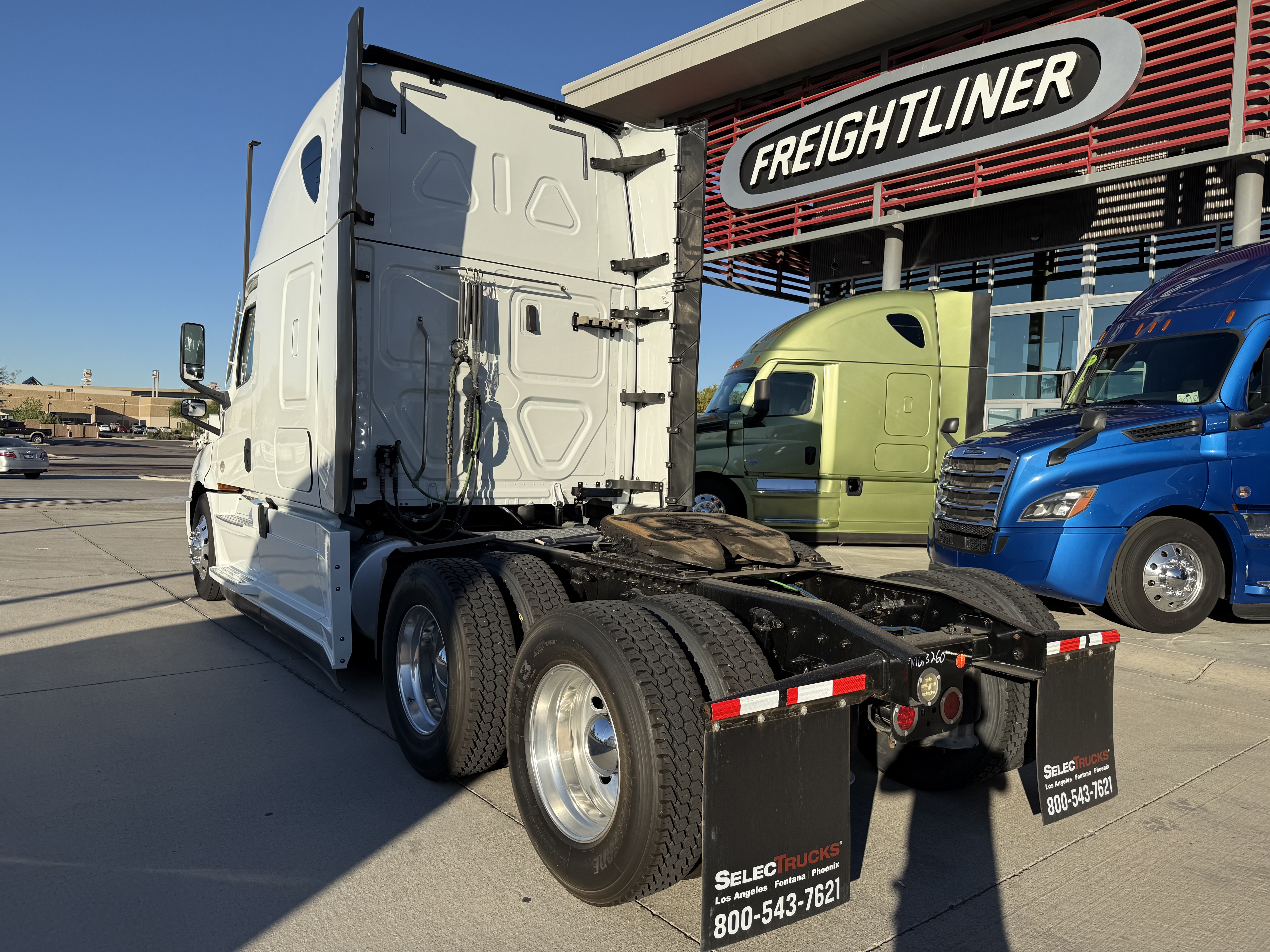 2021 FREIGHTLINER CASCADIA 126SLP - image 4