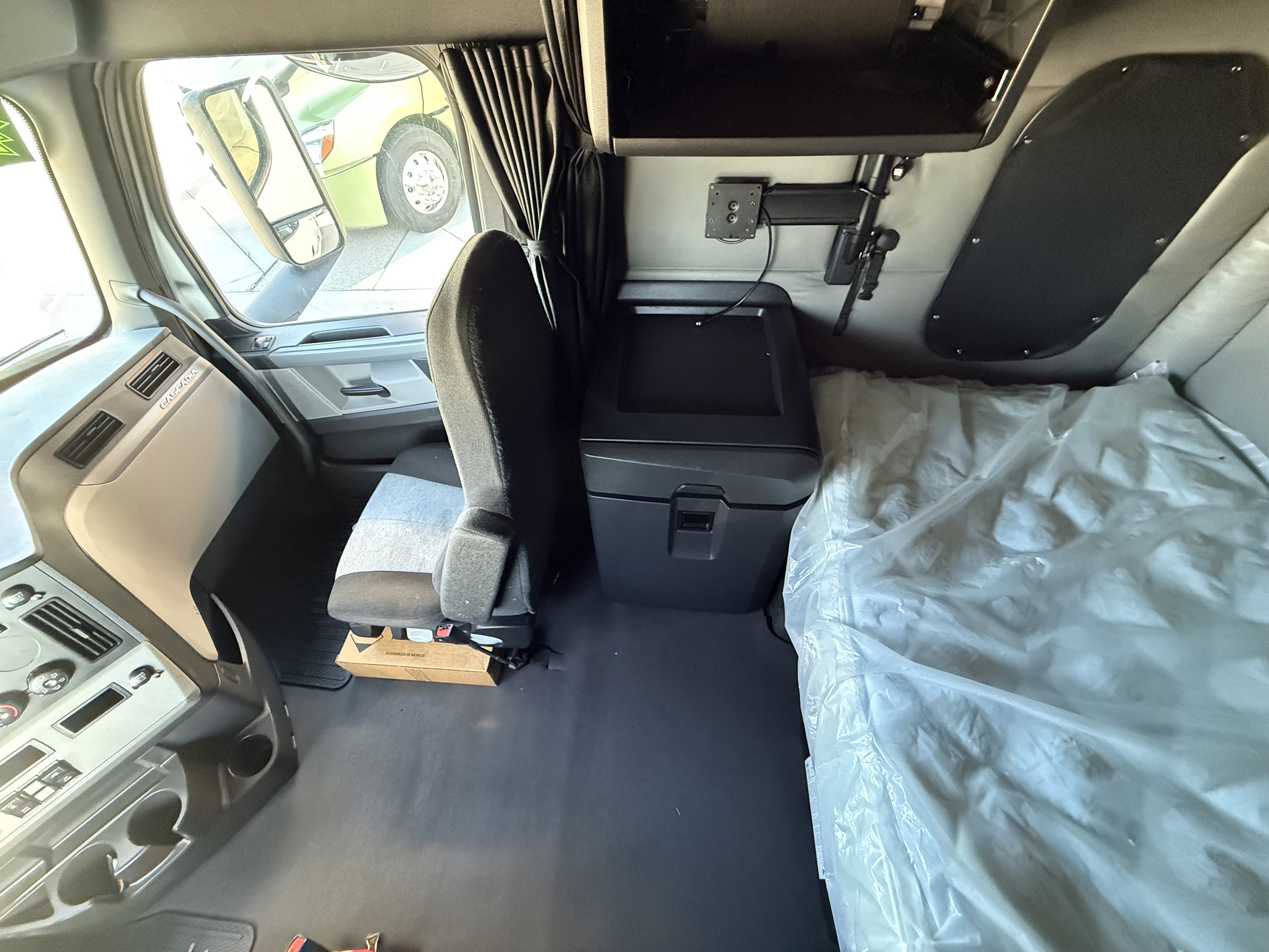 2021 FREIGHTLINER CASCADIA 126SLP - image 17