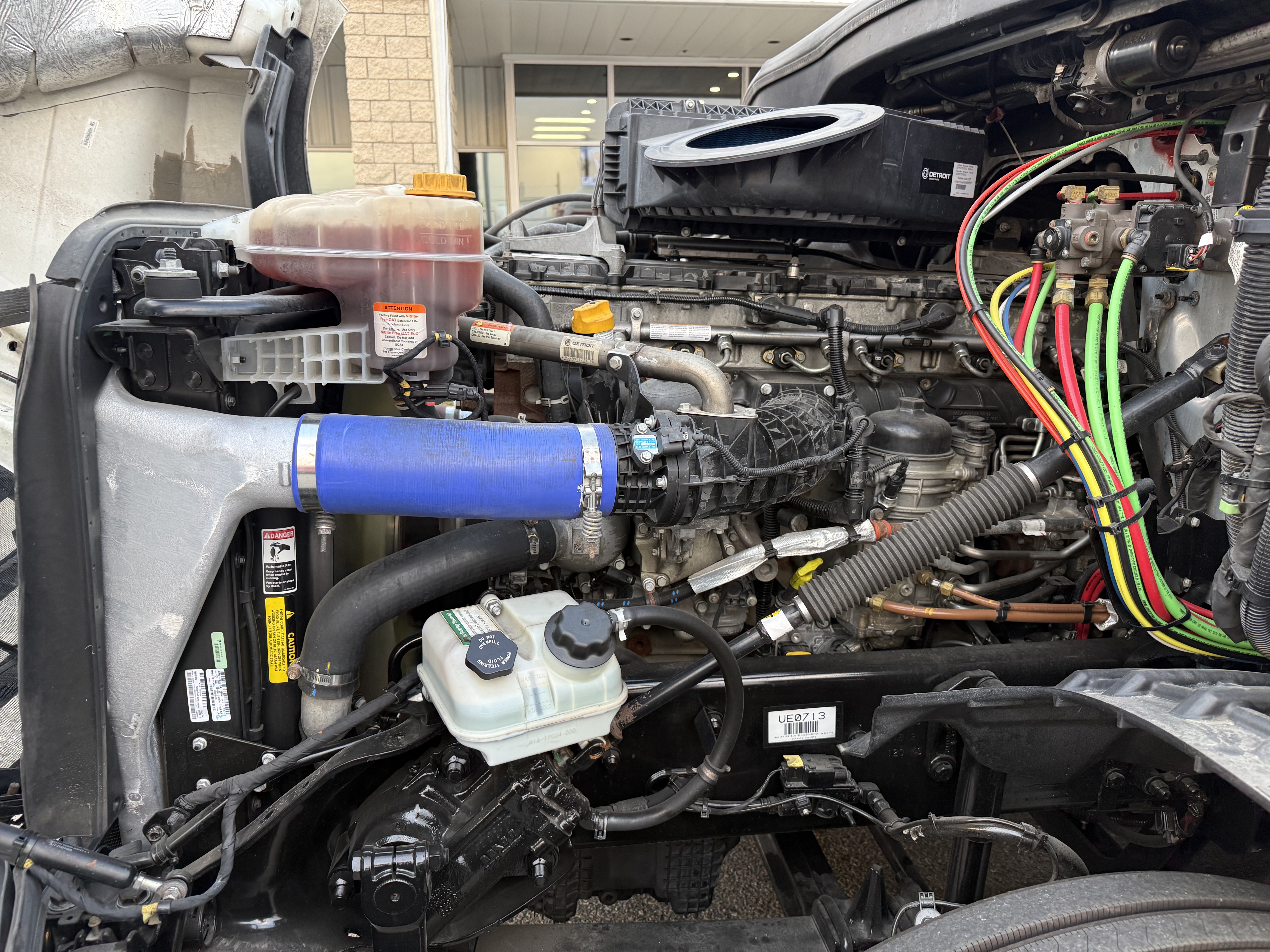 2023 FREIGHTLINER CASCADIA 126SLP - image 10