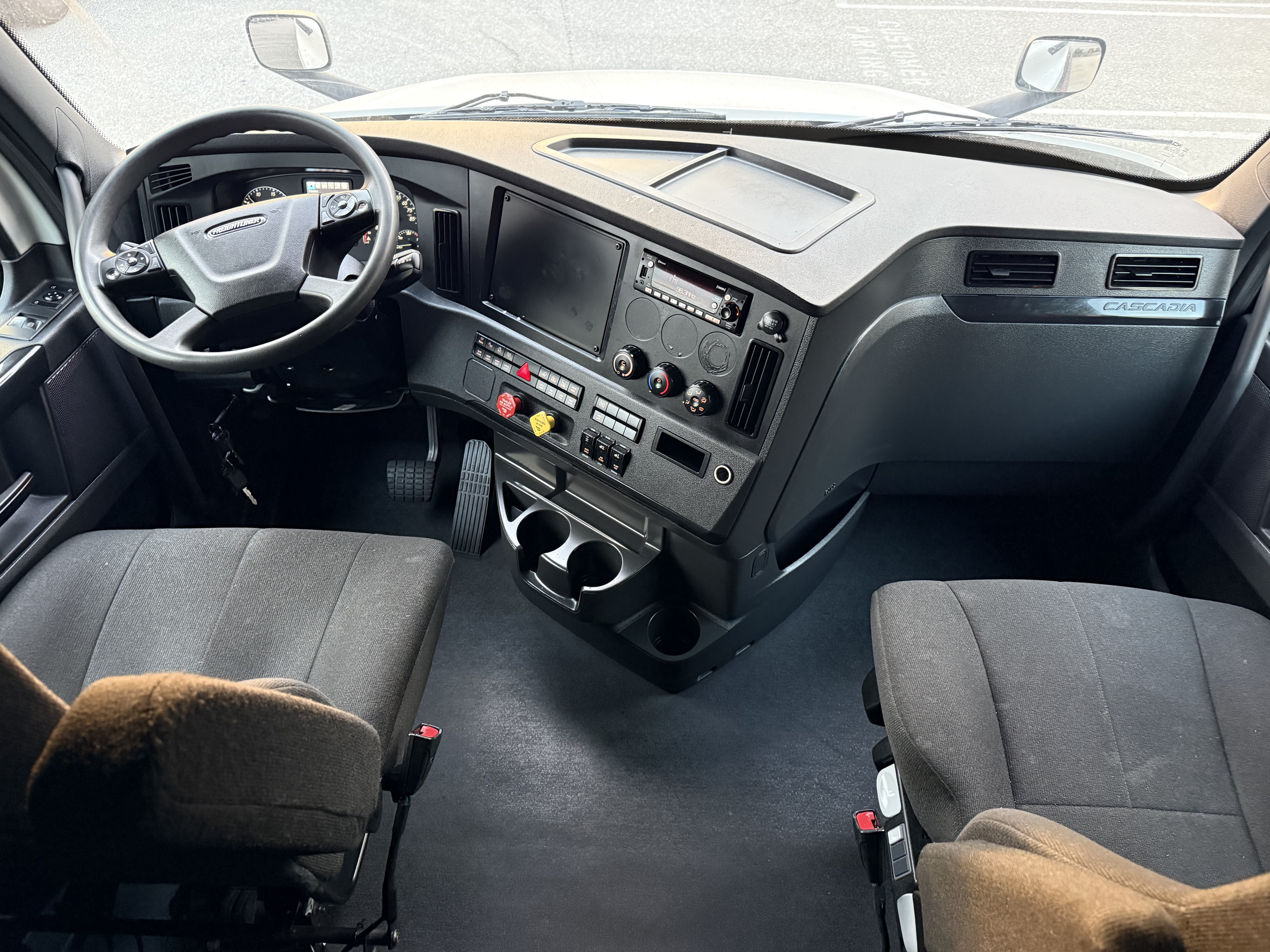 2023 FREIGHTLINER CASCADIA 126SLP - image 16