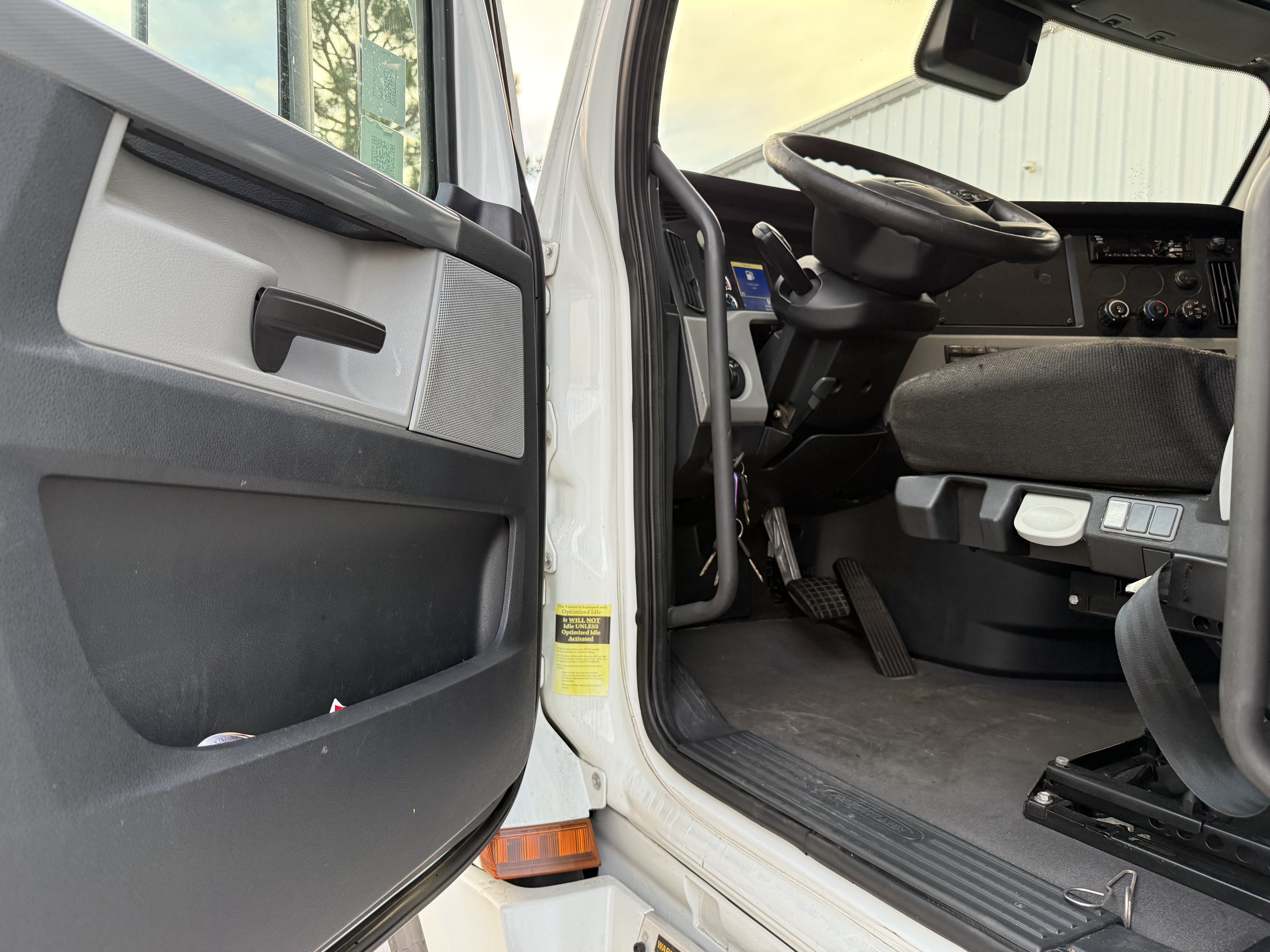 2021 FREIGHTLINER CASCADIA 126SLP - image 18