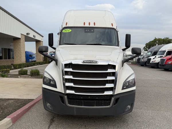 FREIGHTLINER CASCADIA 126SLP 2024