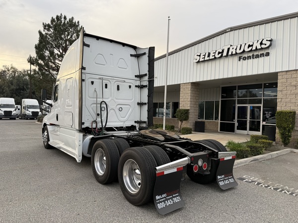 FREIGHTLINER CASCADIA 126SLP 2024