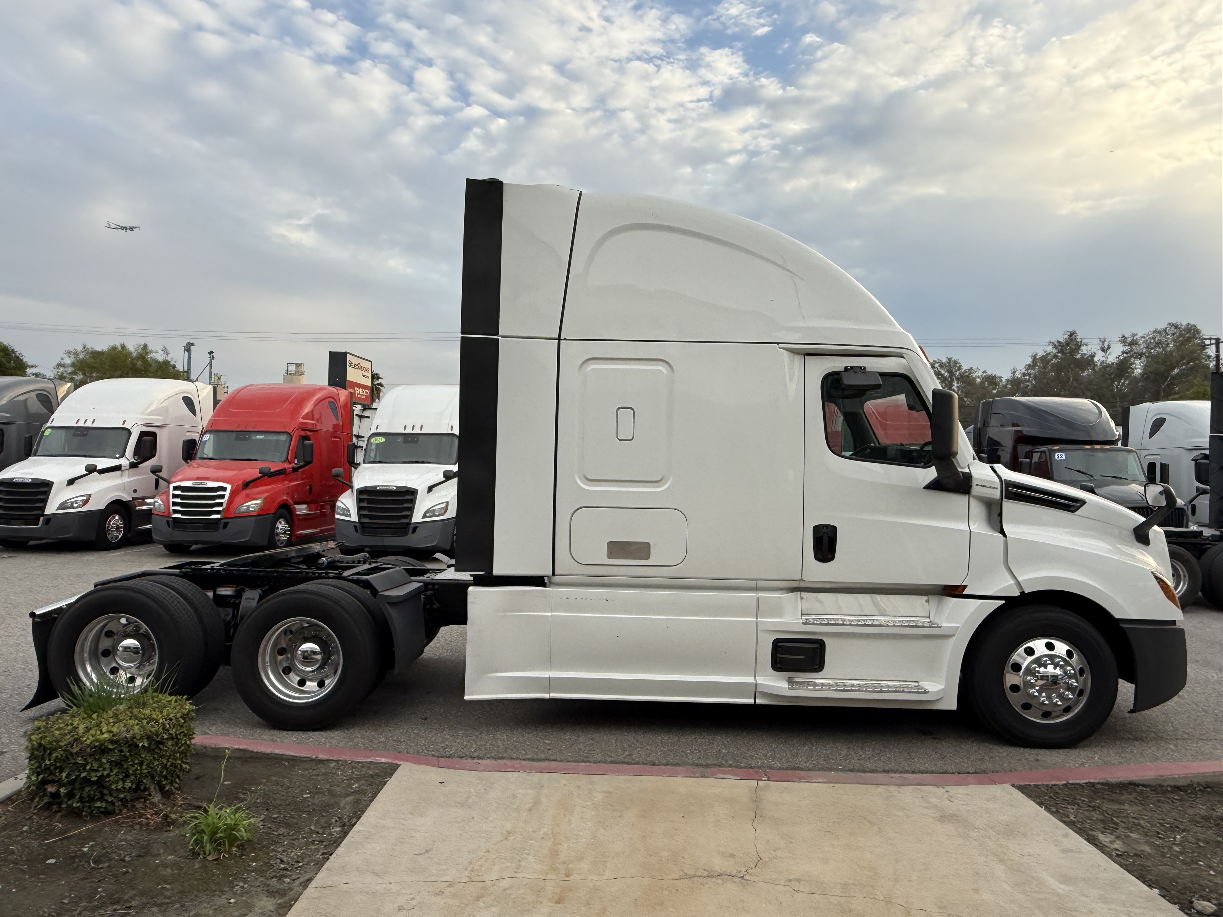 2024 FREIGHTLINER CASCADIA 126SLP - image 7