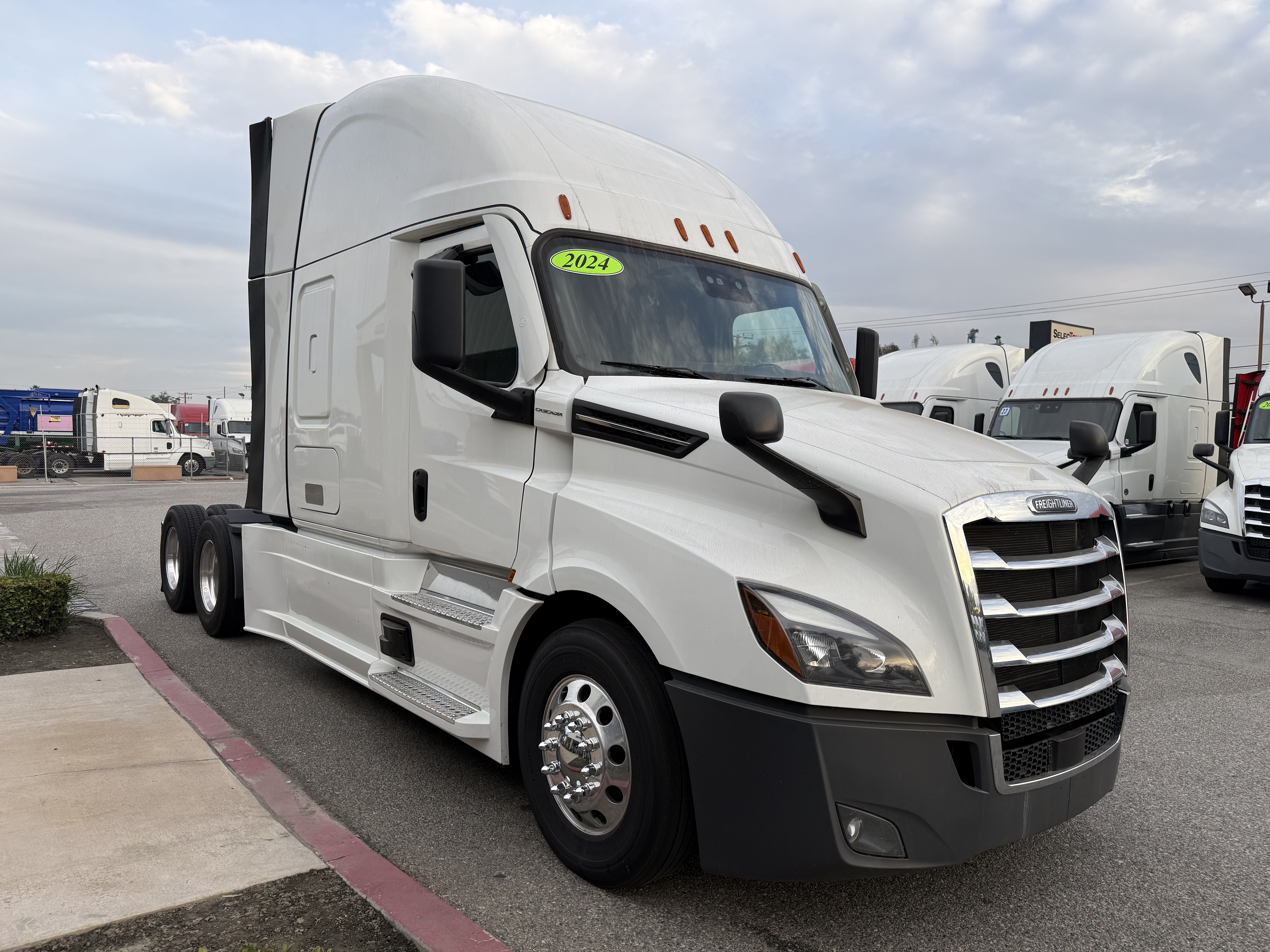 2024 FREIGHTLINER CASCADIA 126SLP - image 8