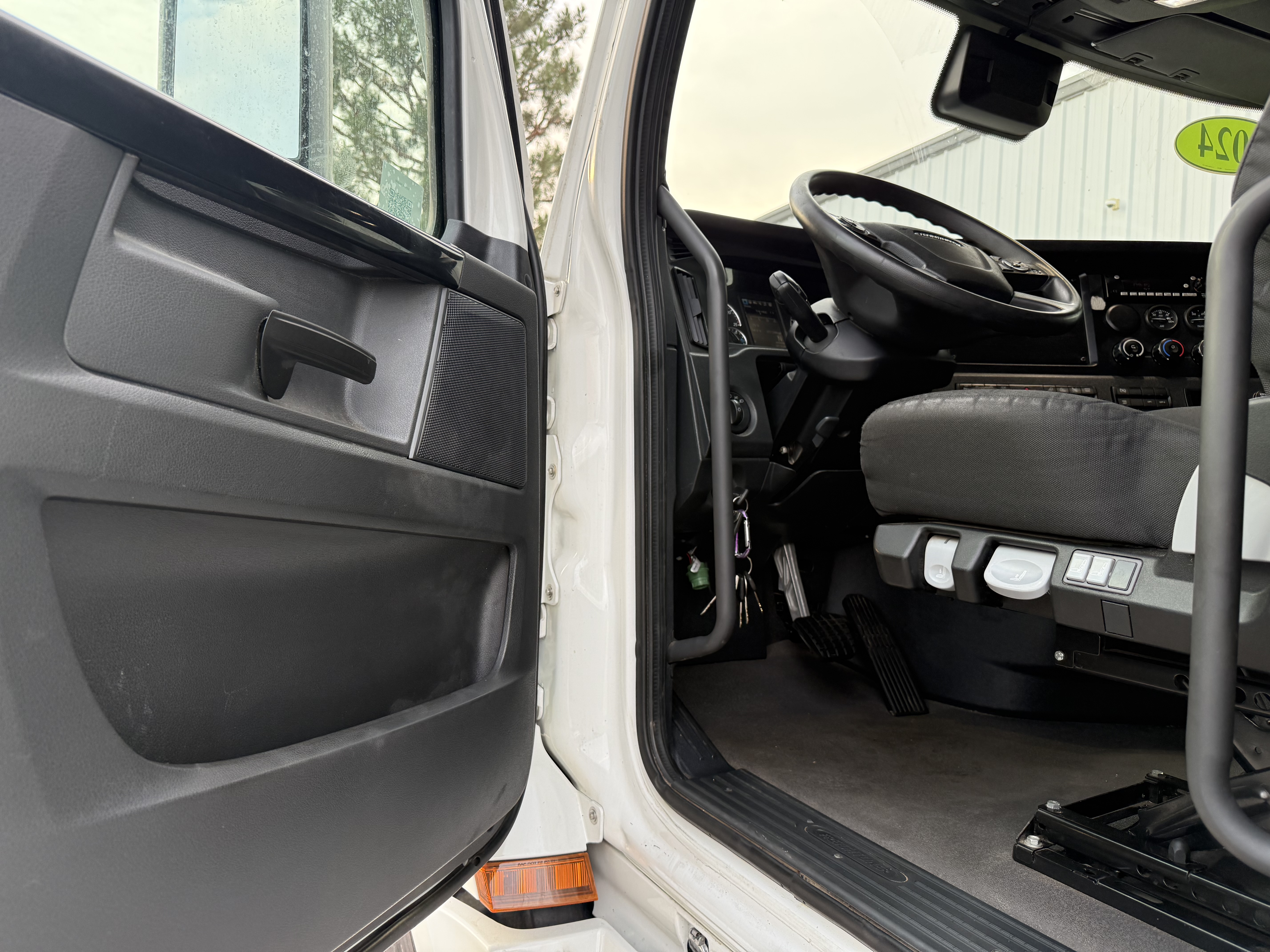 2024 FREIGHTLINER CASCADIA 126SLP - image 18