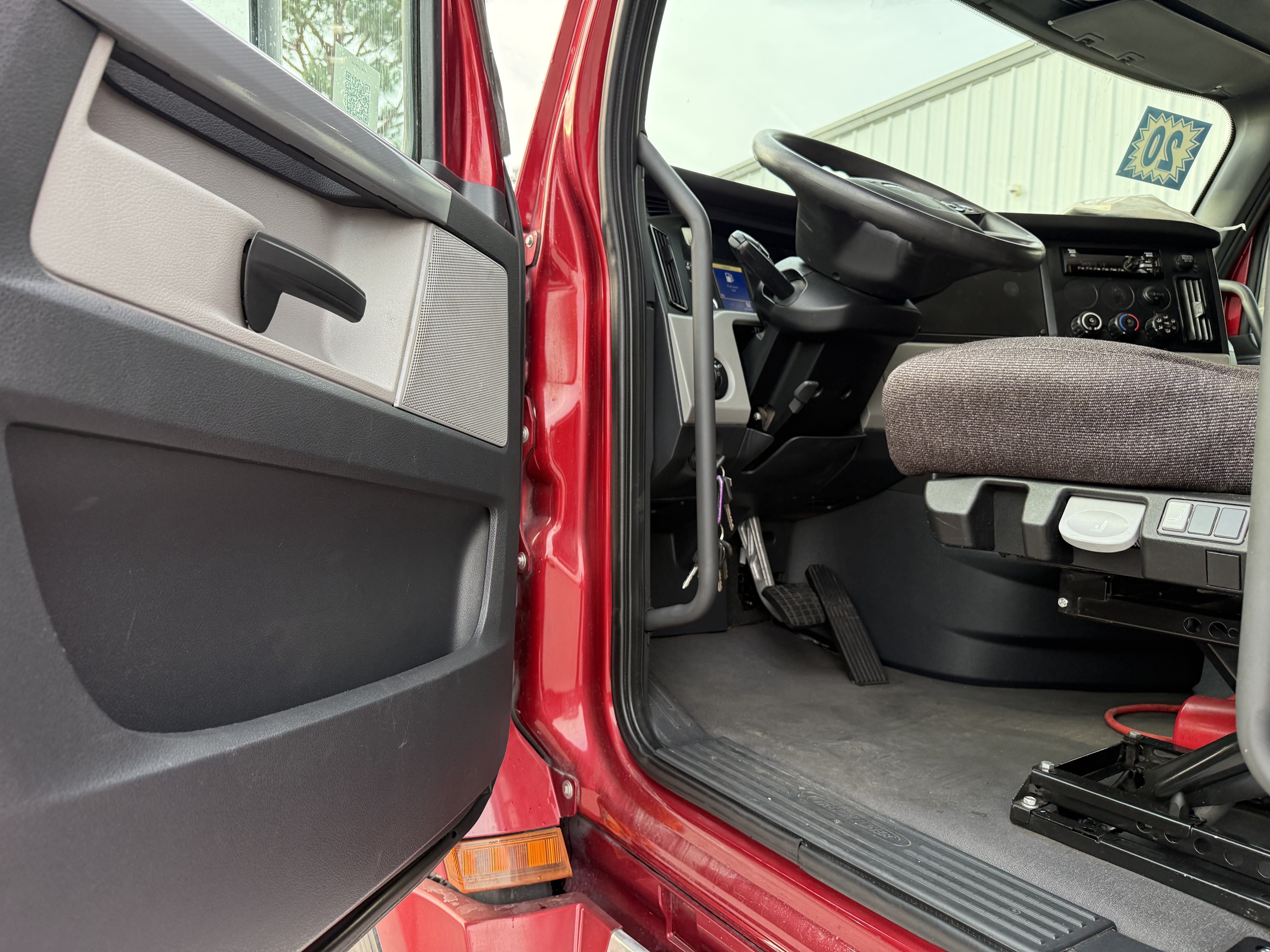 2020 FREIGHTLINER CASCADIA 126SLP - image 18