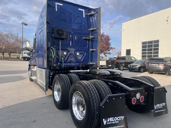 FREIGHTLINER CASCADIA 126SLP 2021