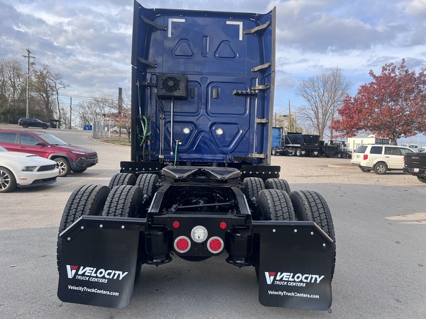 FREIGHTLINER CASCADIA 126SLP 2021