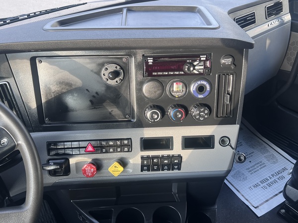 FREIGHTLINER CASCADIA 126SLP 2021