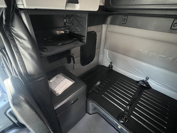 FREIGHTLINER CASCADIA 126SLP 2021