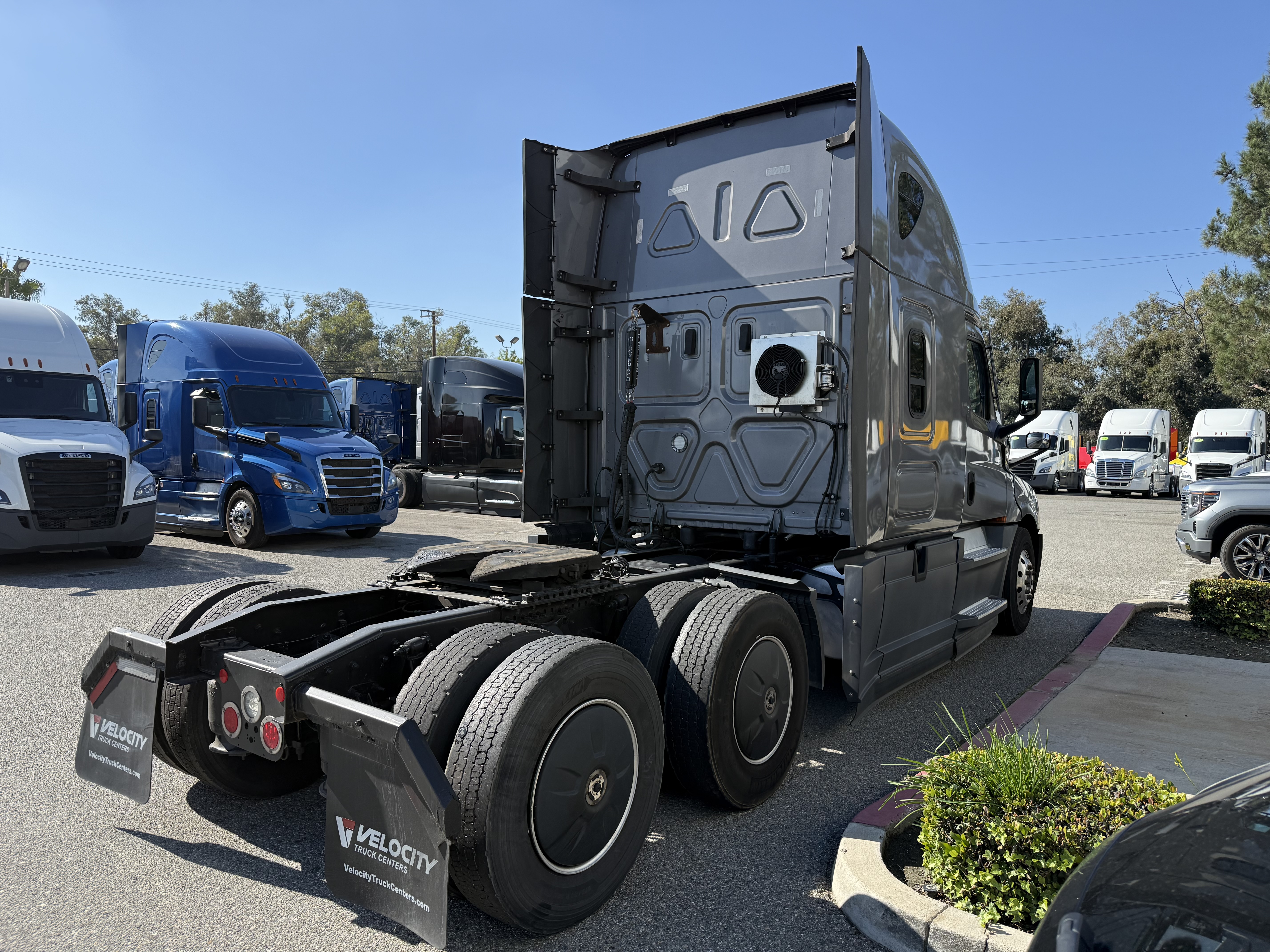 2021 FREIGHTLINER CASCADIA 126SLP - image 6