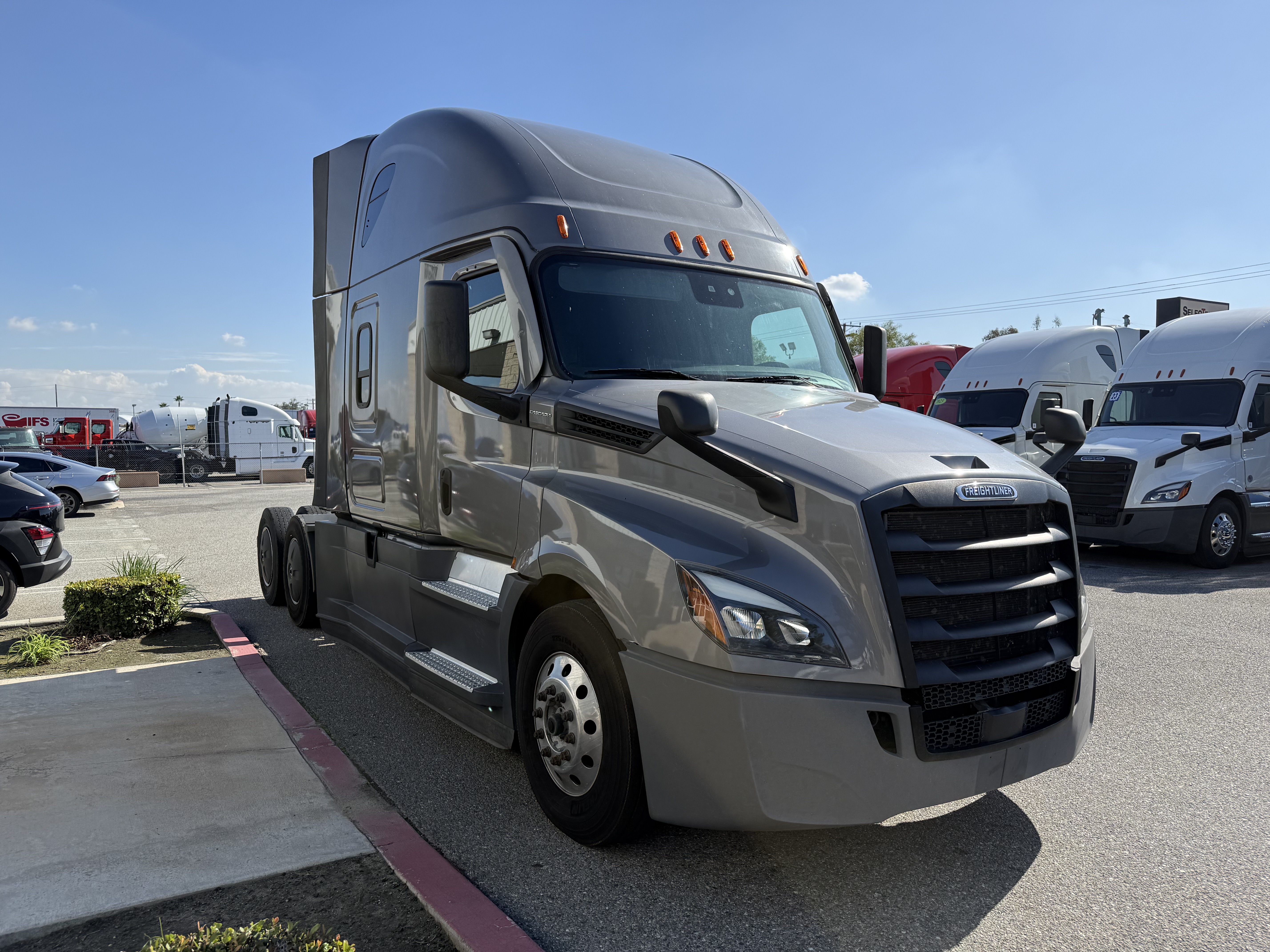 2021 FREIGHTLINER CASCADIA 126SLP - image 7