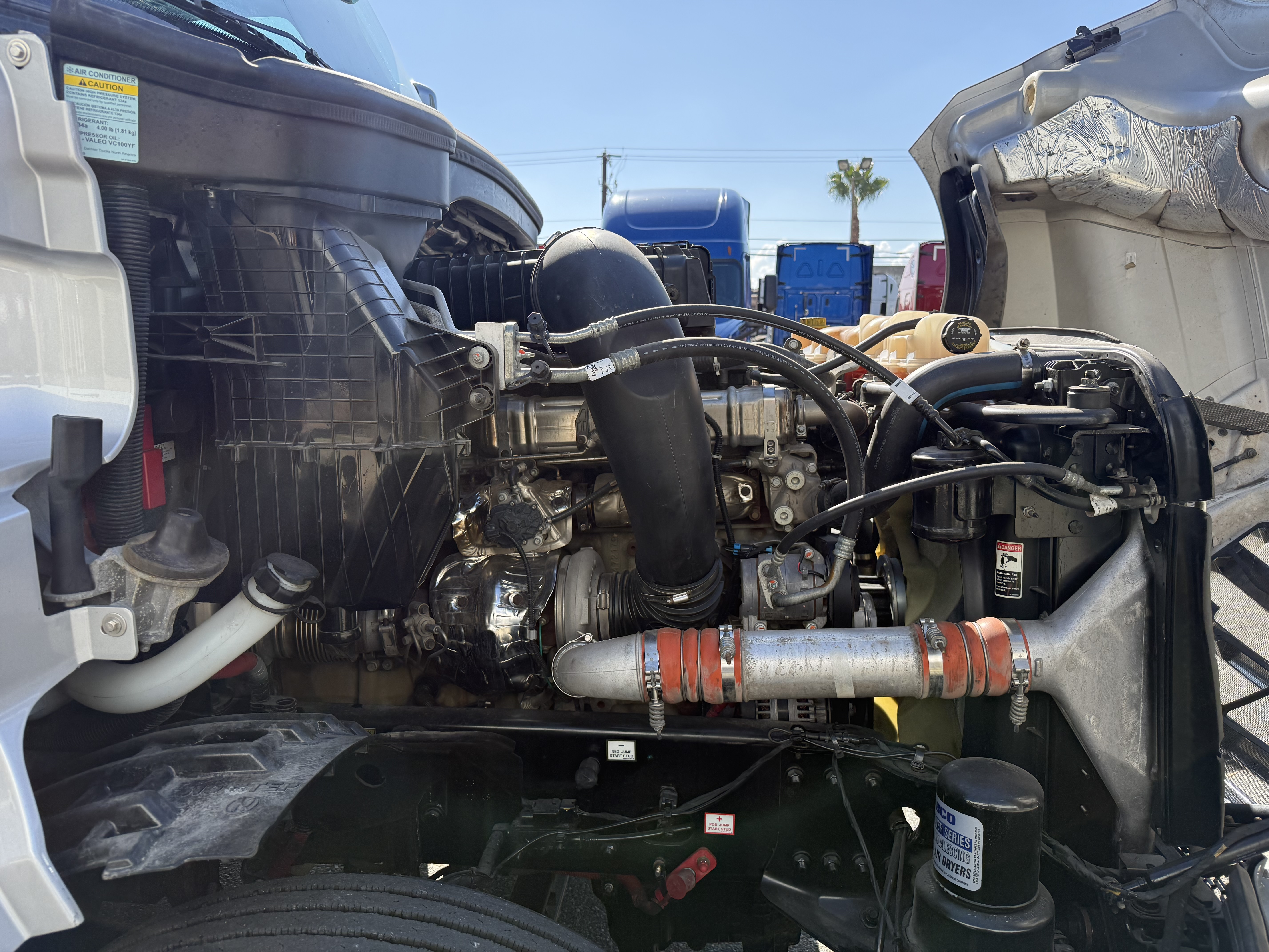 2023 FREIGHTLINER CASCADIA 126SLP - image 10