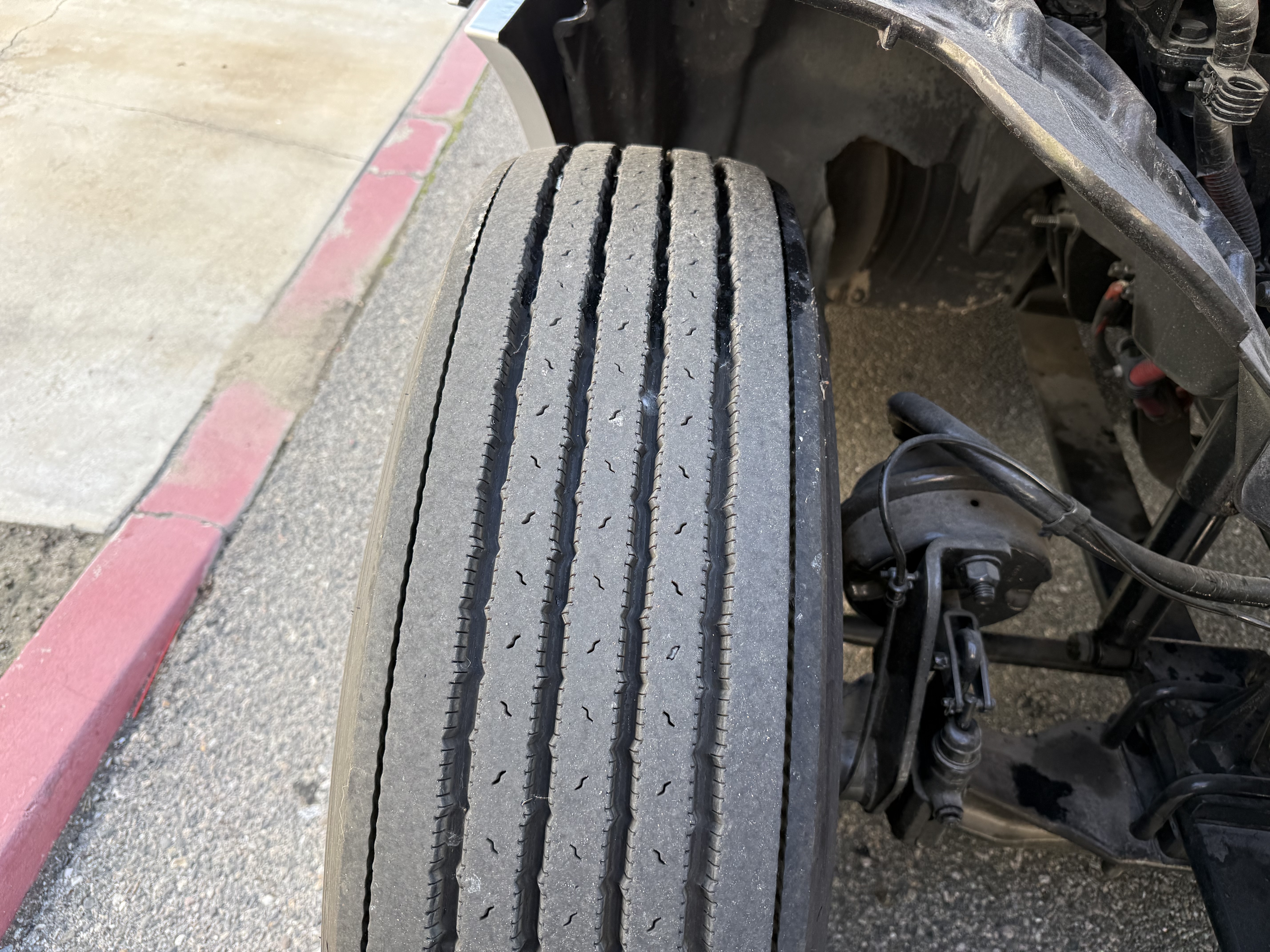 2023 FREIGHTLINER CASCADIA 126SLP - image 12