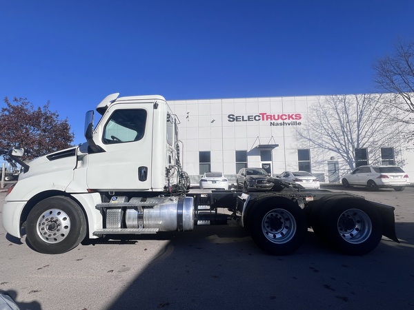 FREIGHTLINER CASCADIA 126DC 2023