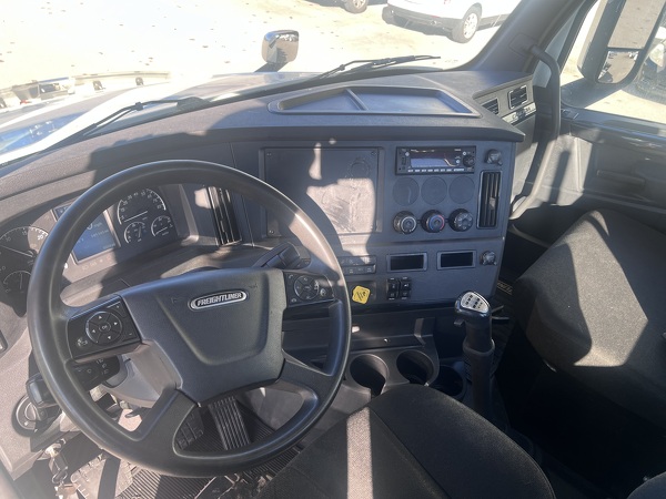 FREIGHTLINER CASCADIA 126DC 2023