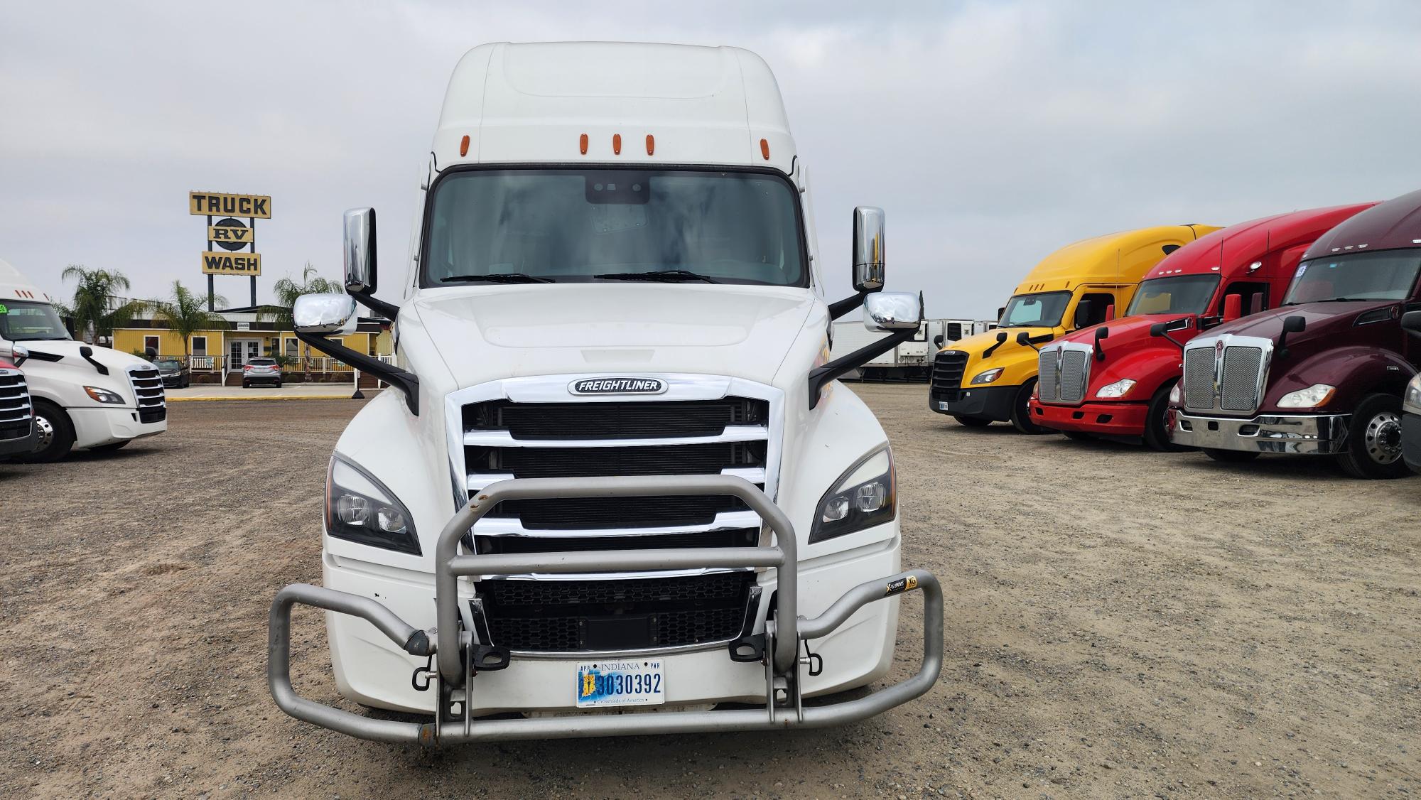 2022 FREIGHTLINER CASCADIA 126SLP - image 2