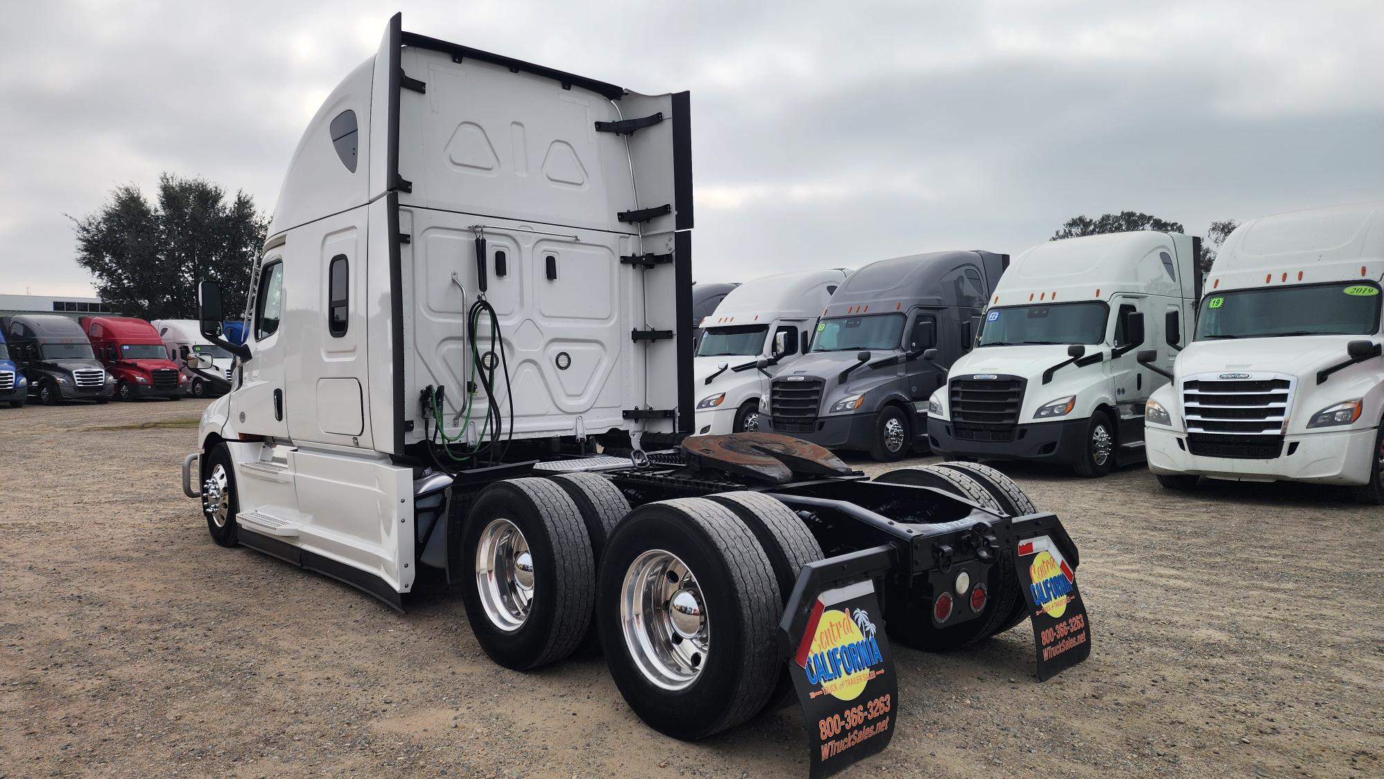 2022 FREIGHTLINER CASCADIA 126SLP - image 4