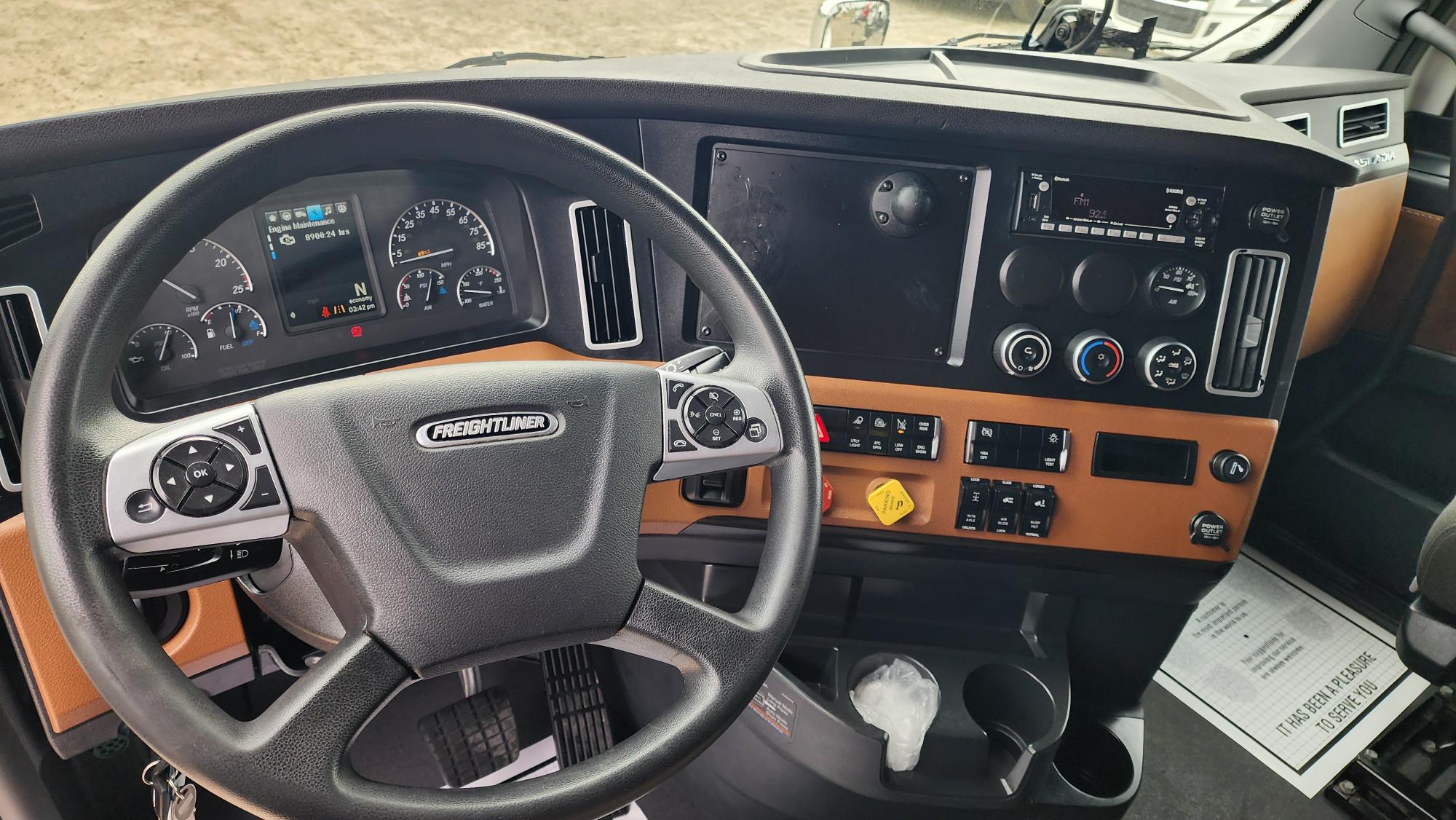 2022 FREIGHTLINER CASCADIA 126SLP - image 17