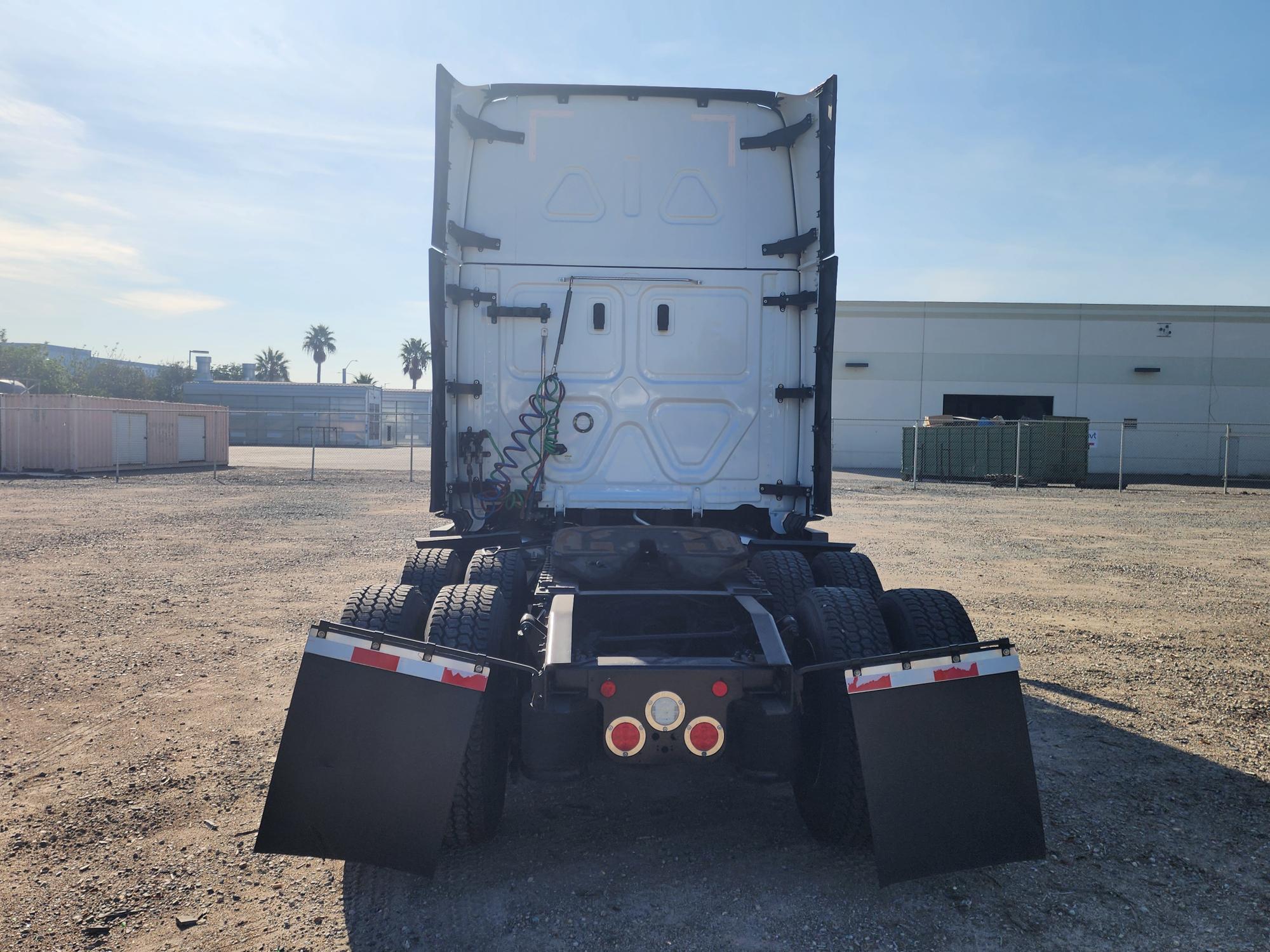 2023 FREIGHTLINER CASCADIA 126SLP - image 5