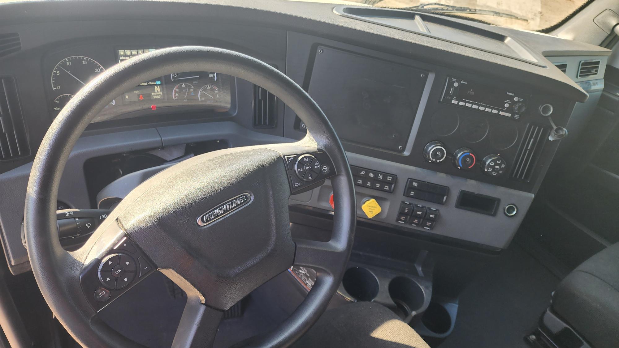 2023 FREIGHTLINER CASCADIA 126SLP - image 16