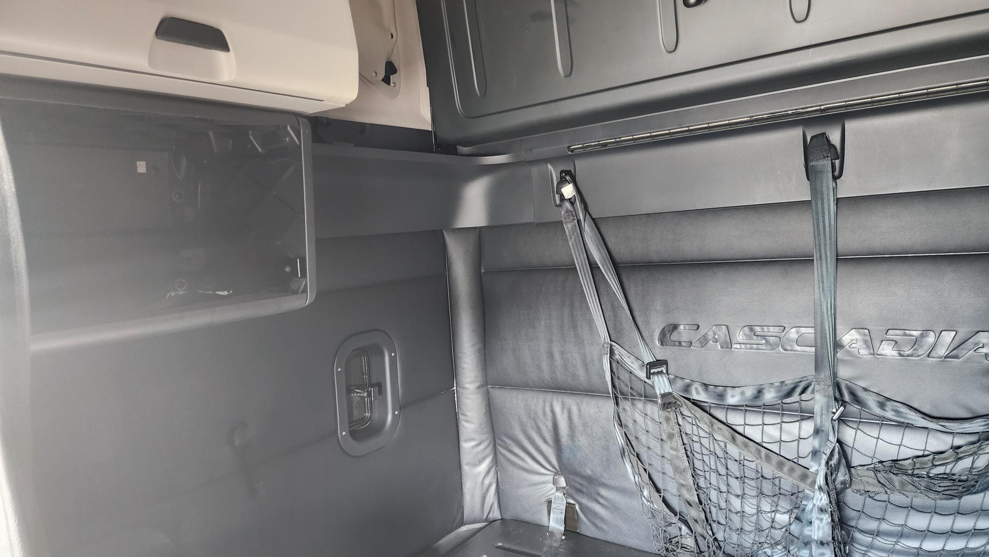 2023 FREIGHTLINER CASCADIA 126SLP - image 18