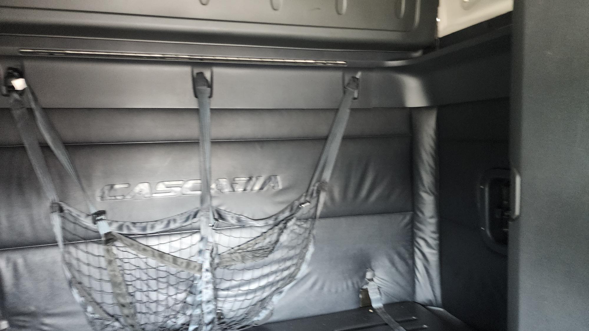 2023 FREIGHTLINER CASCADIA 126SLP - image 19