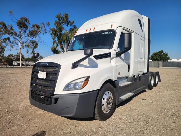 FREIGHTLINER CASCADIA 126SLP 