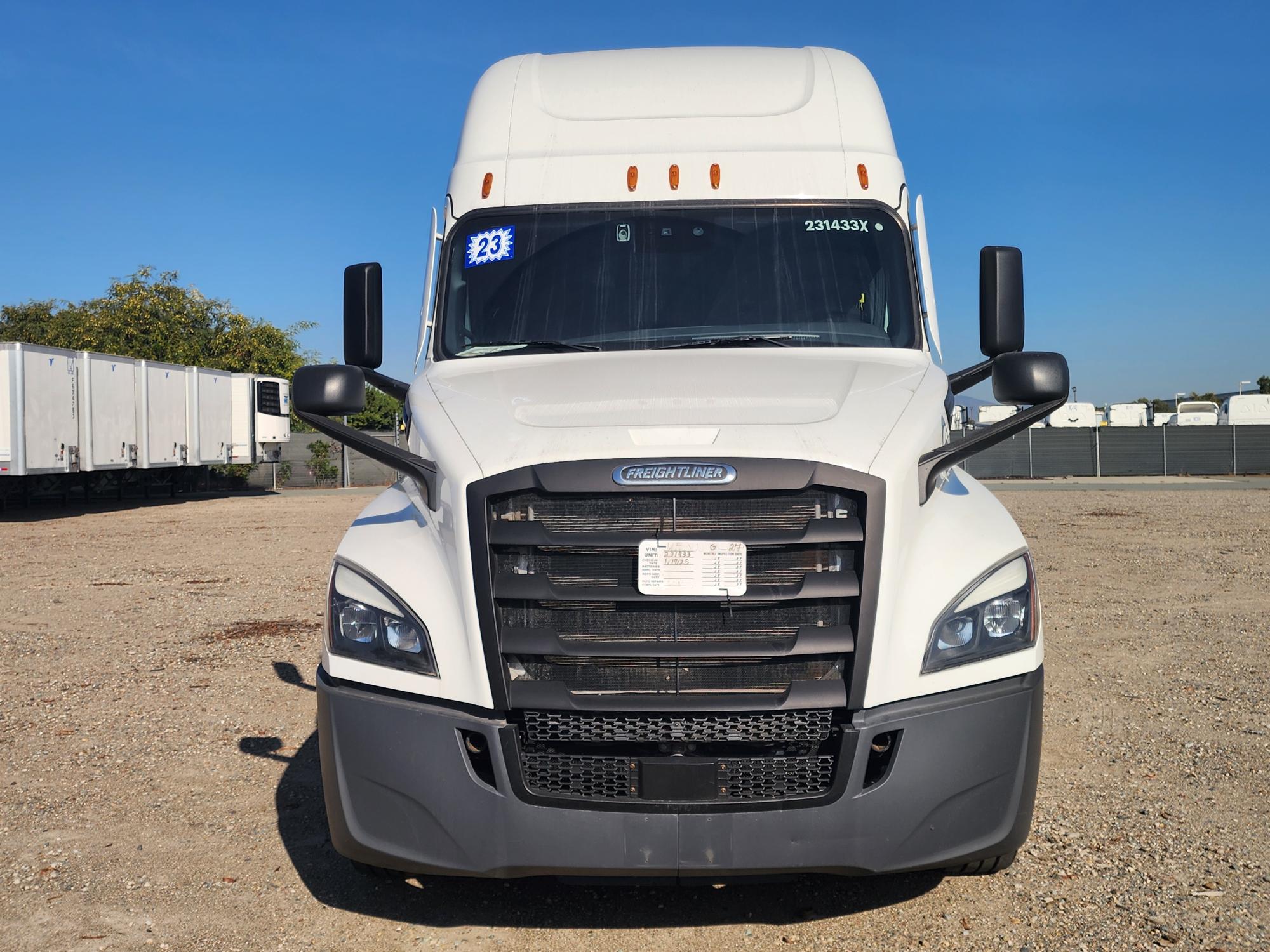 2023 FREIGHTLINER CASCADIA 126SLP - image 2