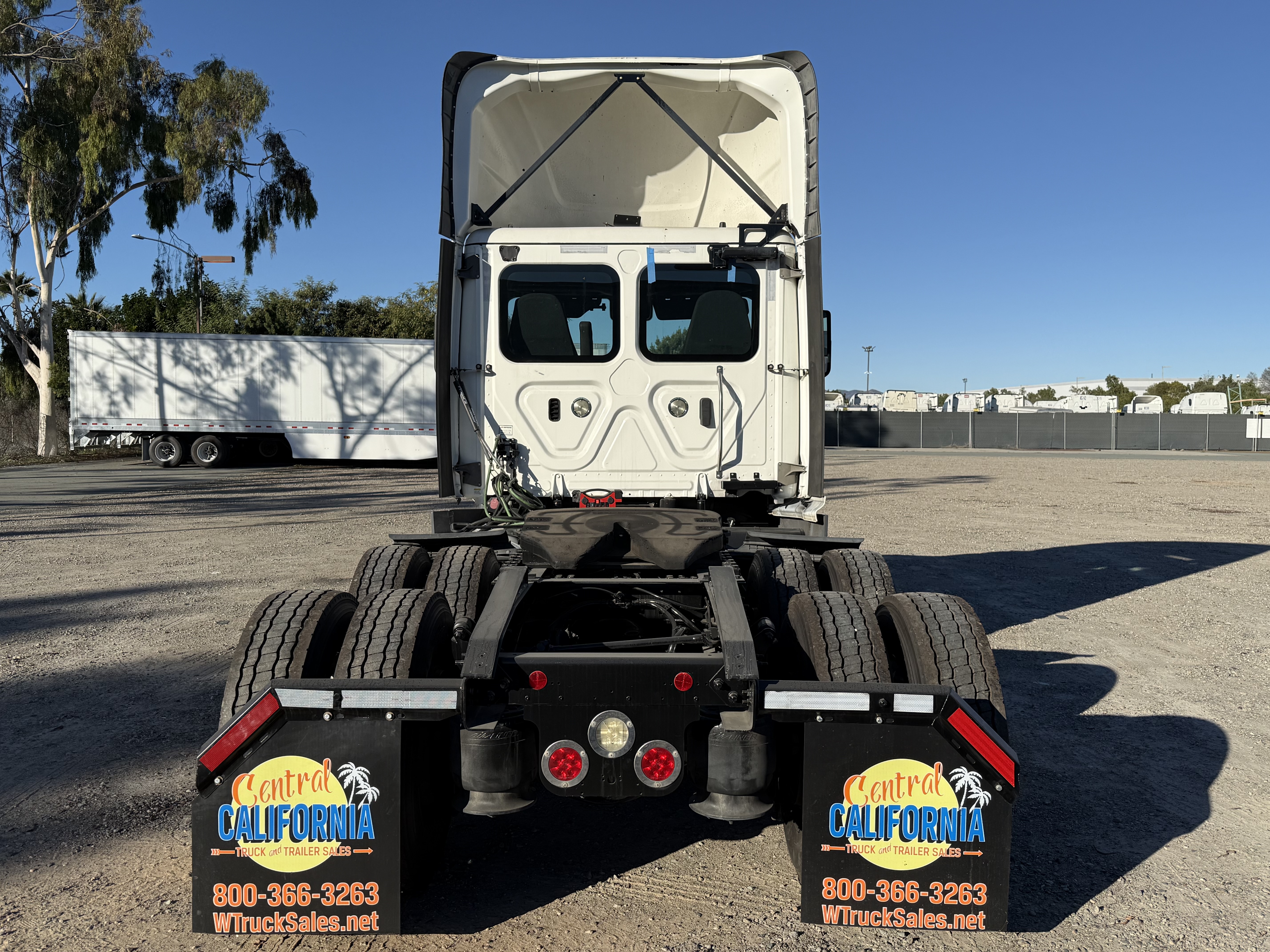2021 FREIGHTLINER CASCADIA 126DC - image 5