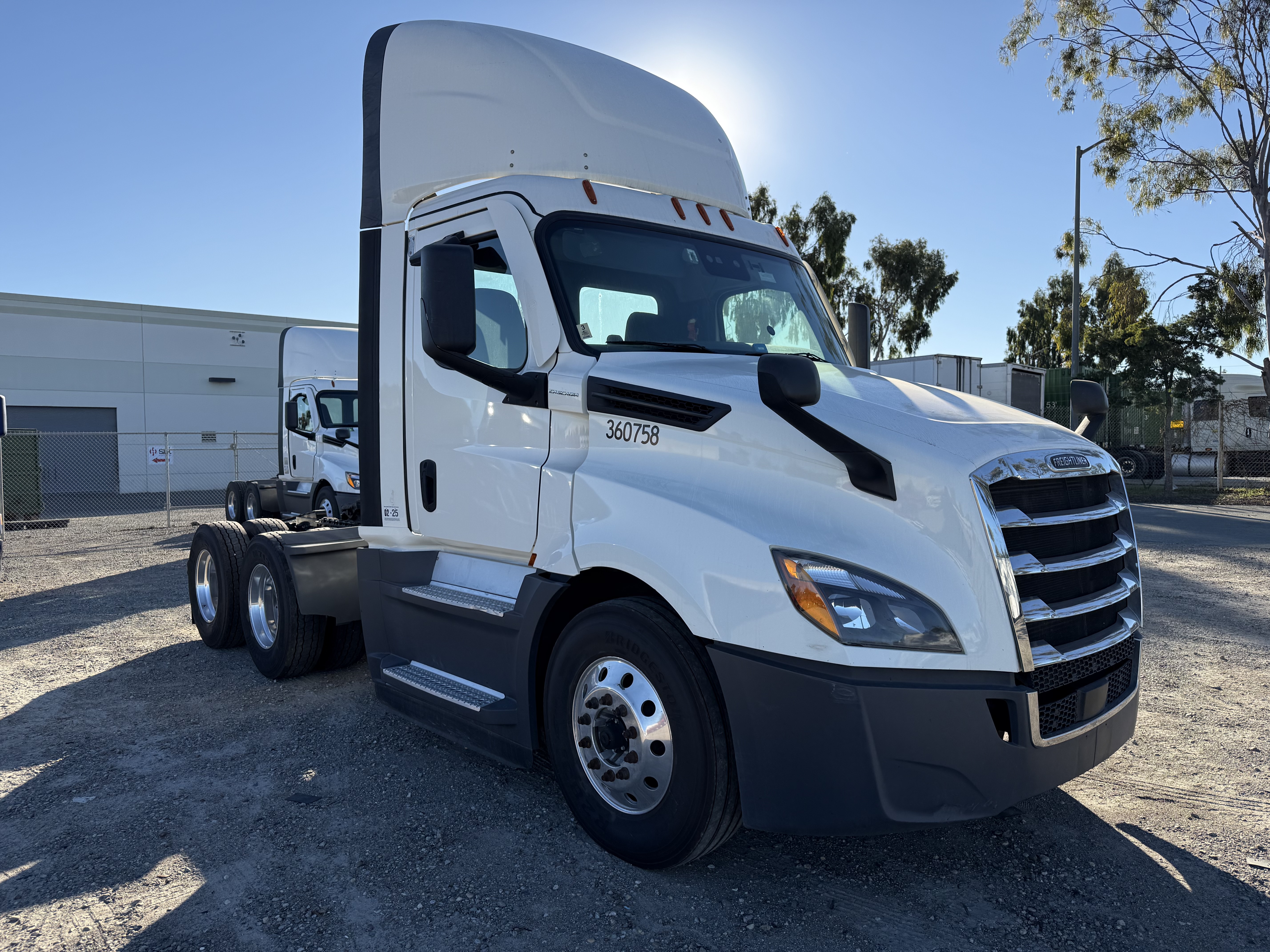 2021 FREIGHTLINER CASCADIA 126DC - image 8