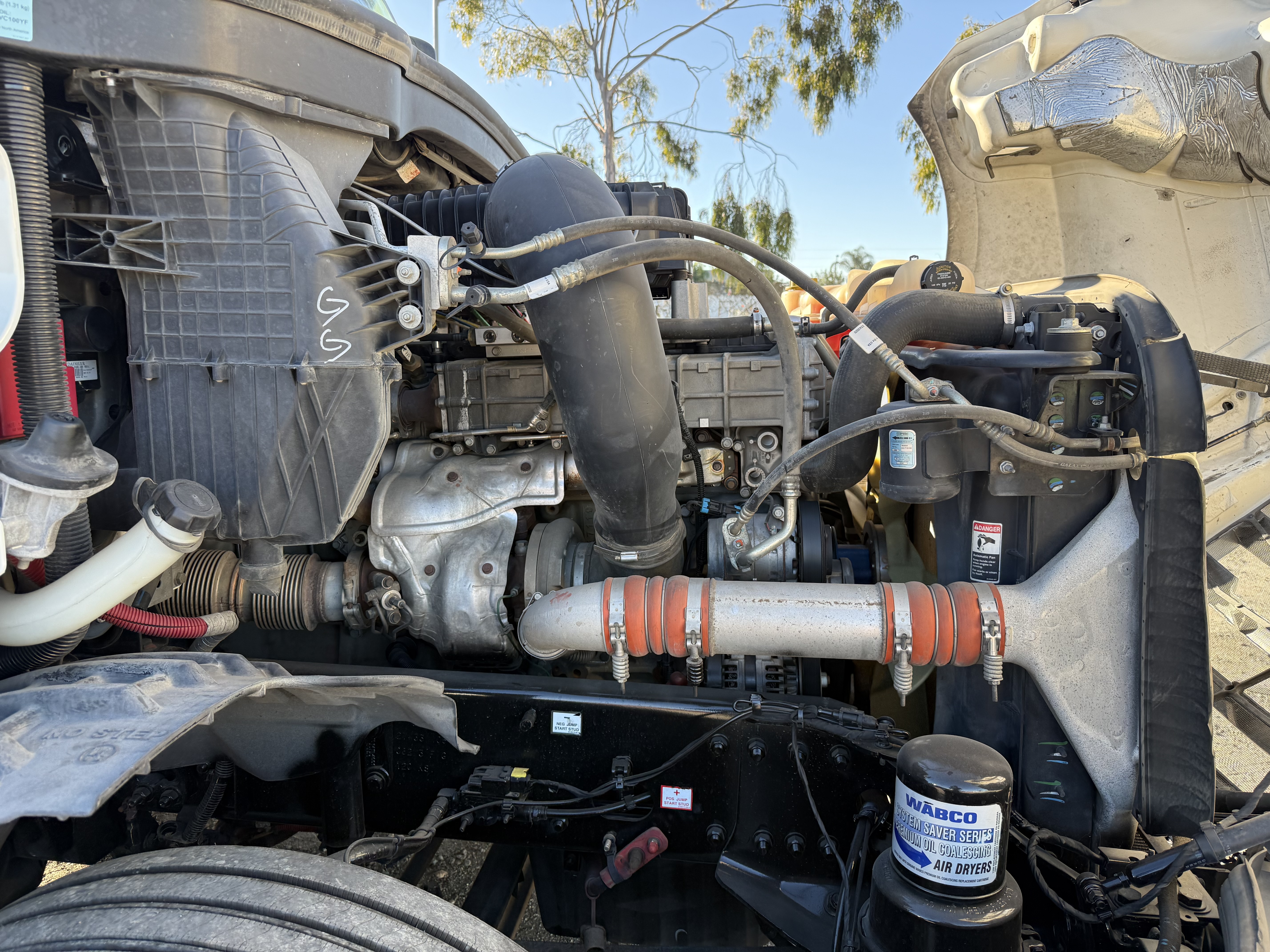 2021 FREIGHTLINER CASCADIA 126DC - image 10